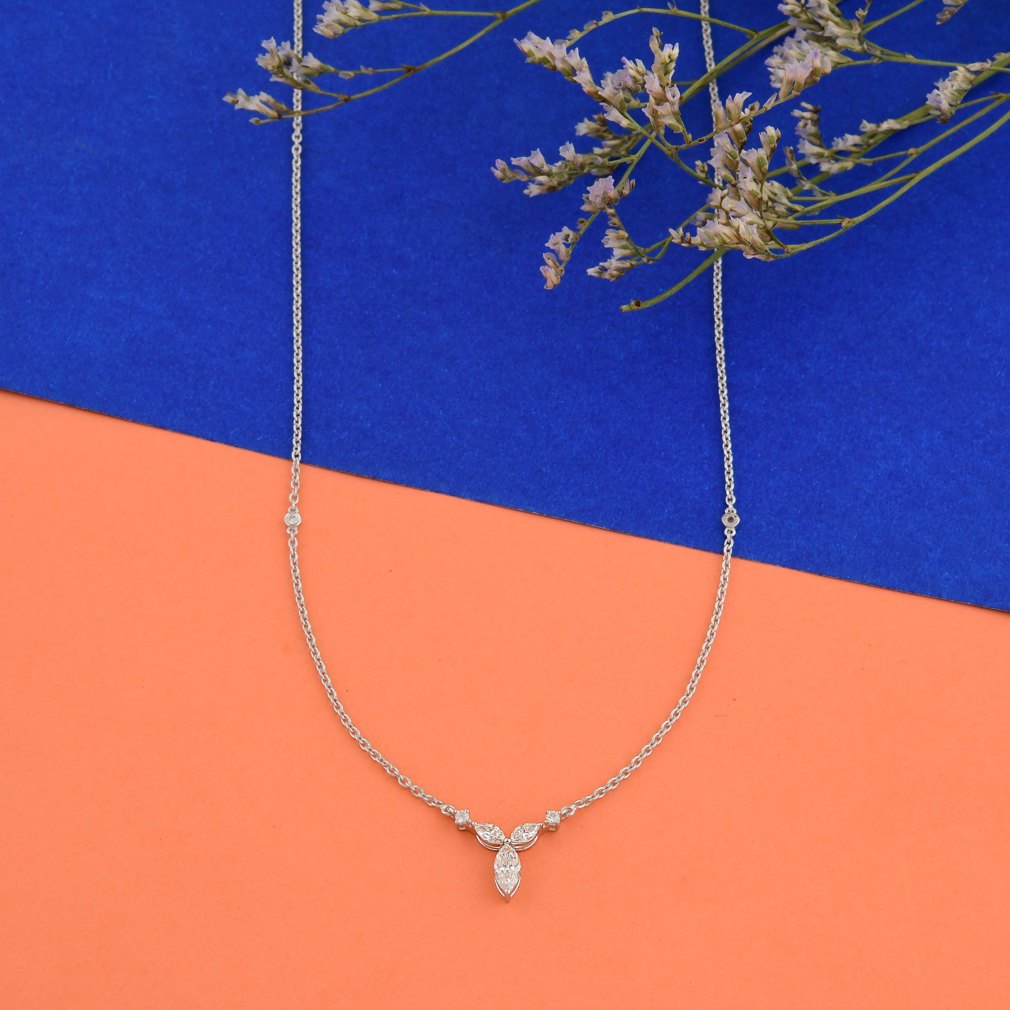 Taglio marquise Collana in oro bianco 18 carati con diamante reale da 0,58 carati SI/H a forma rotonda e marquise in vendita