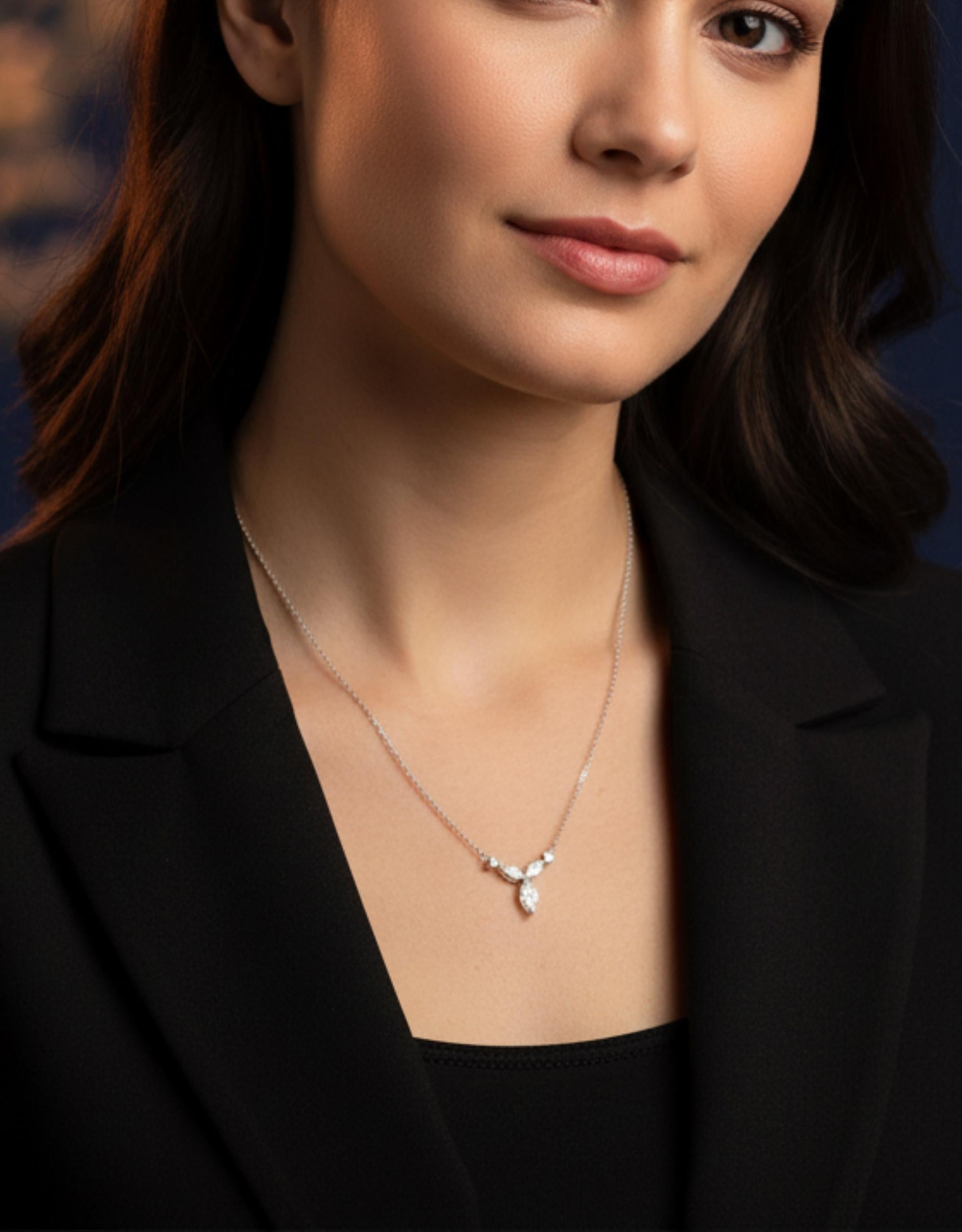 Realizzata in oro a 18 carati, questa collana è impreziosita da 0,58 carati di diamanti scintillanti.

Segui la vetrina di Spectrum Jewels per vedere le ultime collezioni e i pezzi esclusivi. Spectrum Jewels è orgoglioso di essere considerato un Top