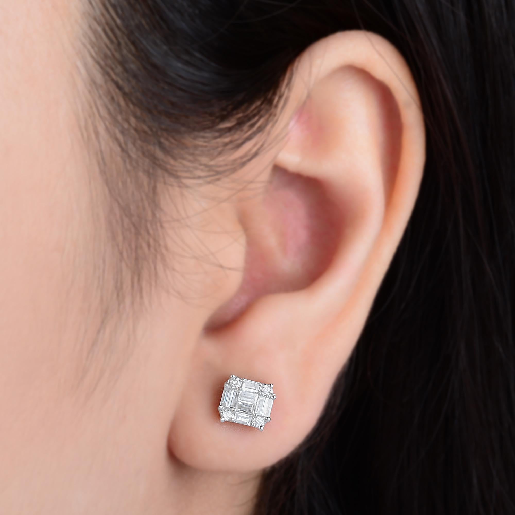 Moderne Boucles d'oreilles en or blanc 18 carats avec diamants ronds et baguettes de 0,58 carat SI/HI en vente