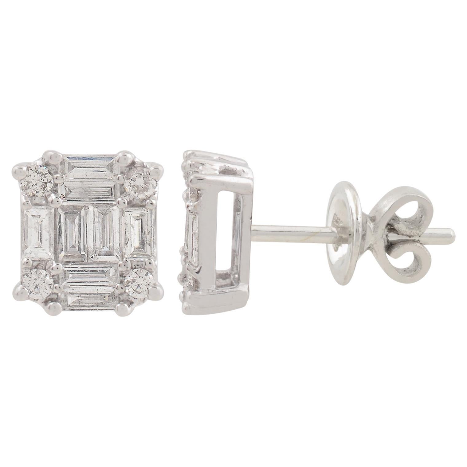Boucles d'oreilles en or blanc 18 carats avec diamants ronds et baguettes de 0,58 carat SI/HI en vente