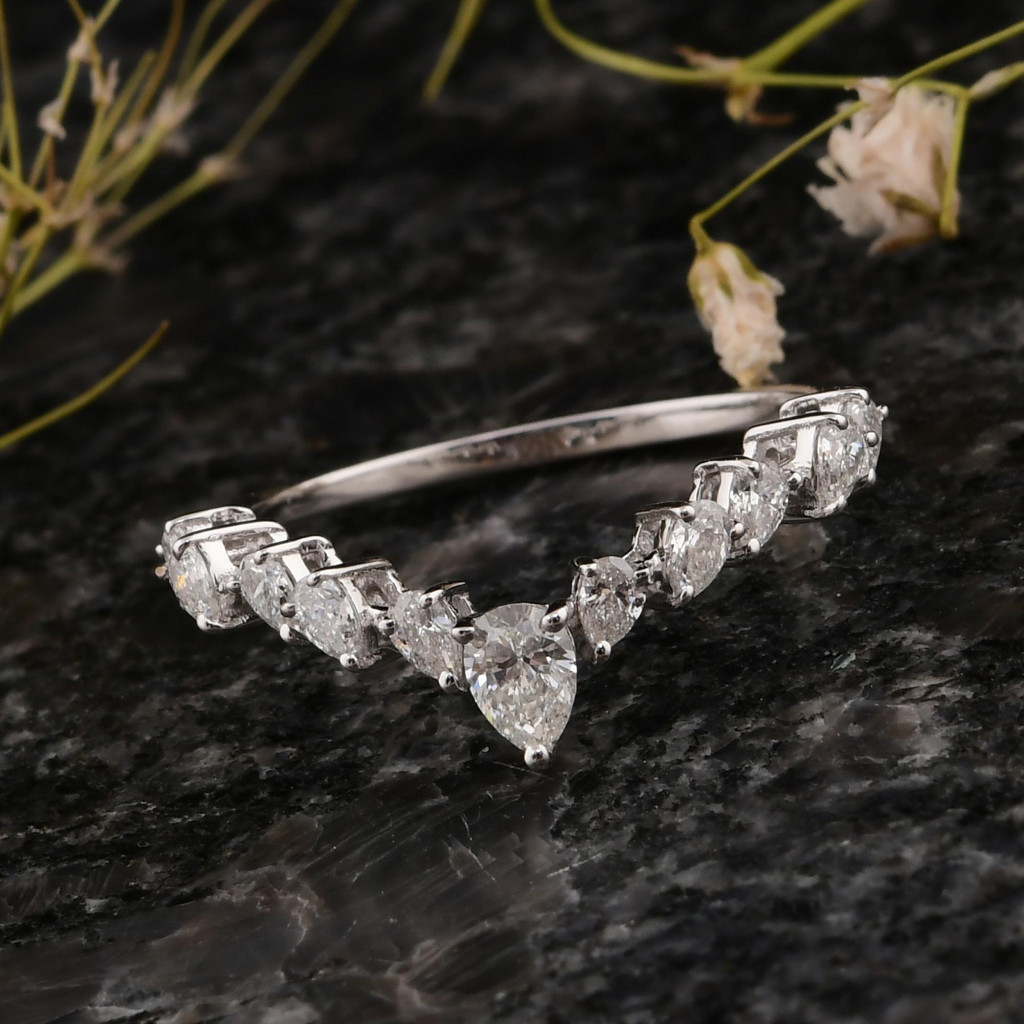 Modern Real 0.61 Carat SI/H Pear Brilliant Cut Diamond Chevron Ring 18 Karat White Gold For Sale