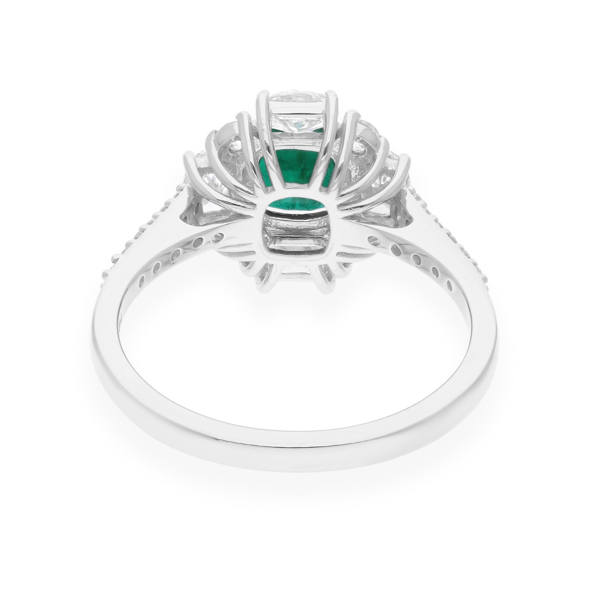 Dieser exquisite Ring ist aus 14-karätigem Gold gegossen und mit einem sambischen Smaragd von 0,62 Karat und funkelnden Diamanten von 0,92 Karat besetzt.

Der Ring hat die Größe 7 US und kann auf Anfrage größer oder kleiner gemacht werden. FOLLOW
