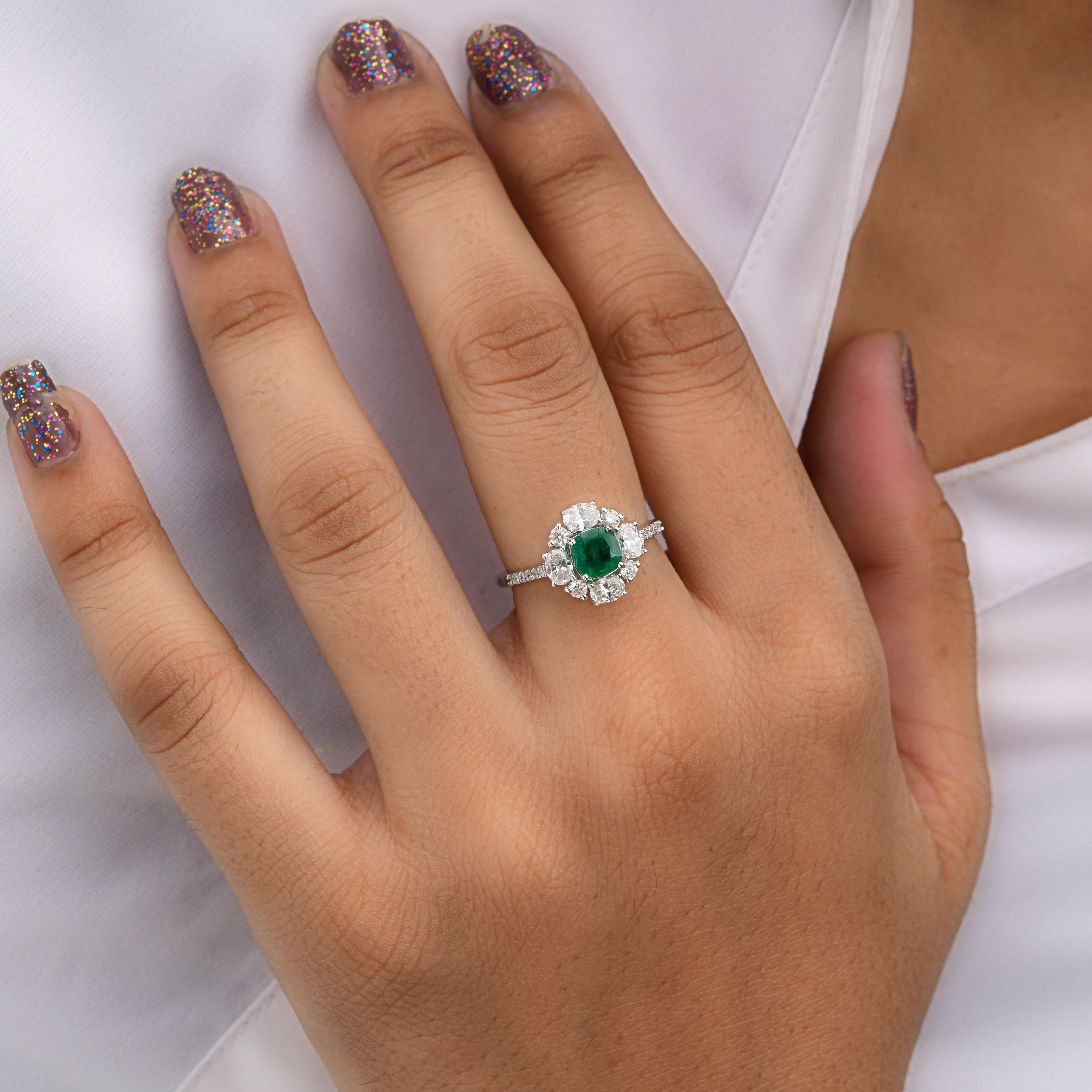 Real 0,62 Karat sambischer Smaragd 0,92 Karat SI/H Diamantring aus 18 Karat Weißgold Damen im Angebot