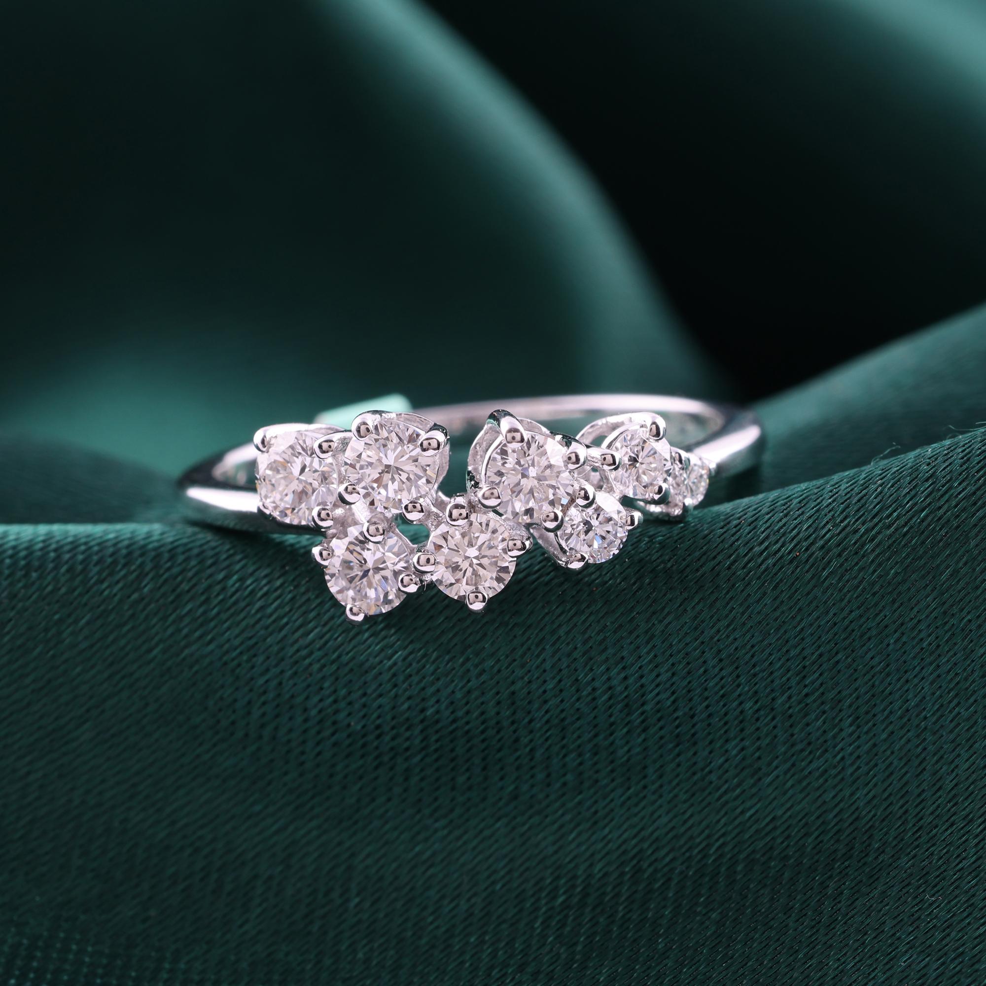 Im Angebot: Echte 0,65 Karat SI/H Diamant-Ohrringe 9 Karat Weißgold Feiner handgefertigter Schmuck () 2