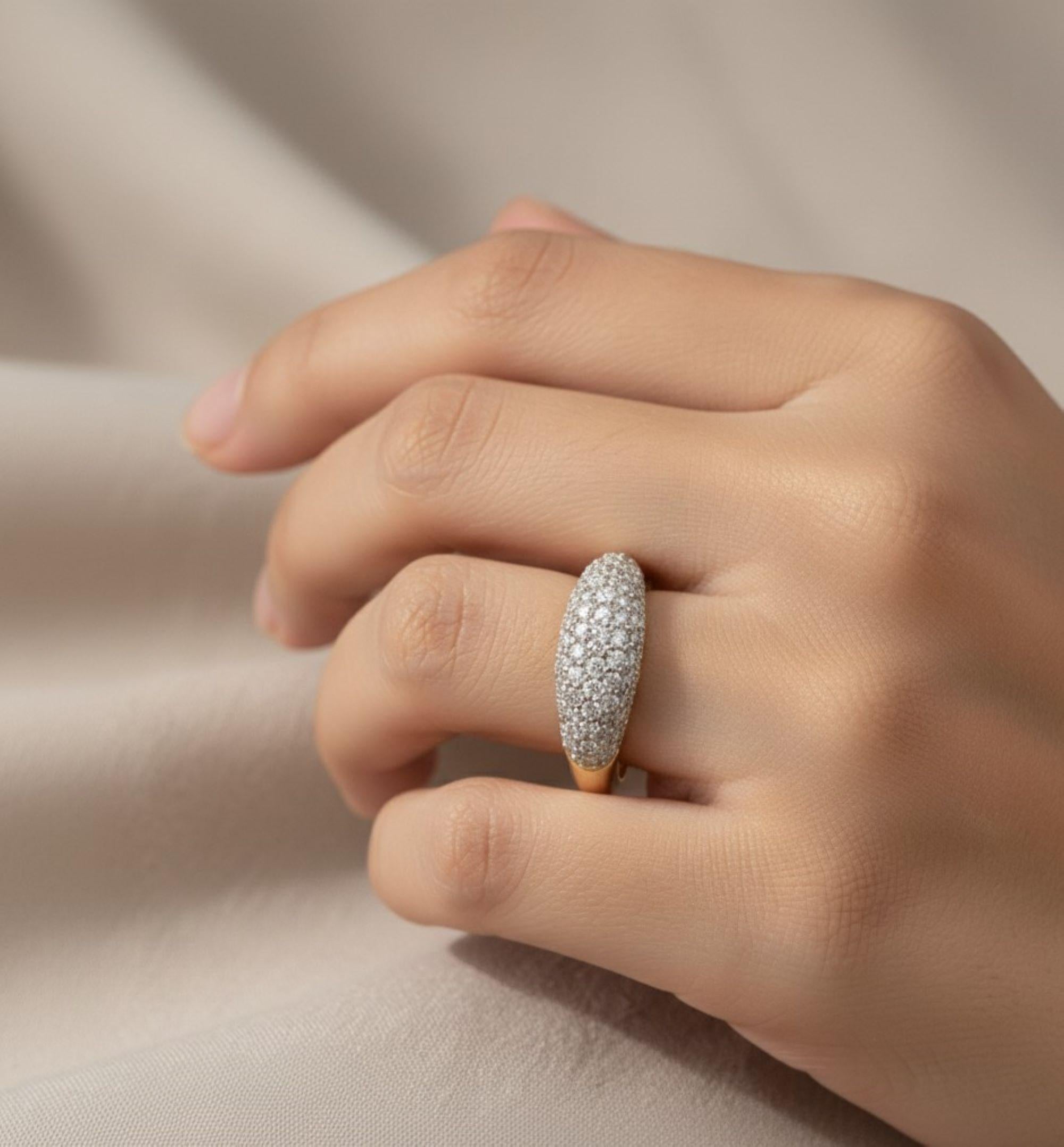 Realizzato in oro a 18 carati, questo squisito anello è impreziosito da 0,76 carati di diamanti scintillanti.

Segui la vetrina di Spectrum Jewels per vedere le ultime collezioni e i pezzi esclusivi. Spectrum Jewels è orgoglioso di essere