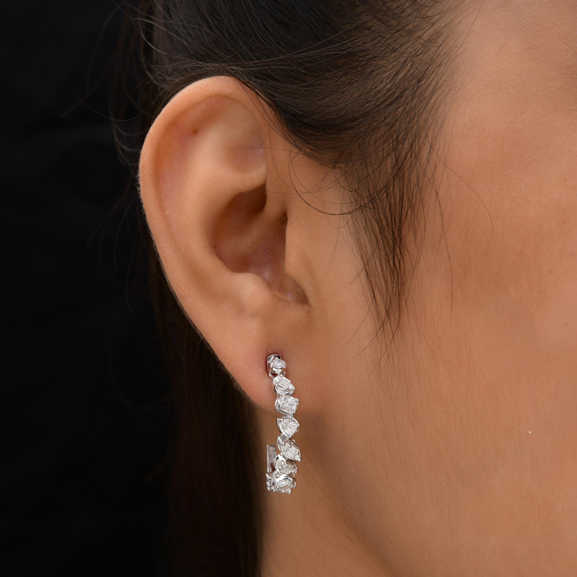 Moderno Orecchini a cerchio con diamante Baguette da 0,76 carati SI/H Gioielli in oro bianco 14 carati in vendita