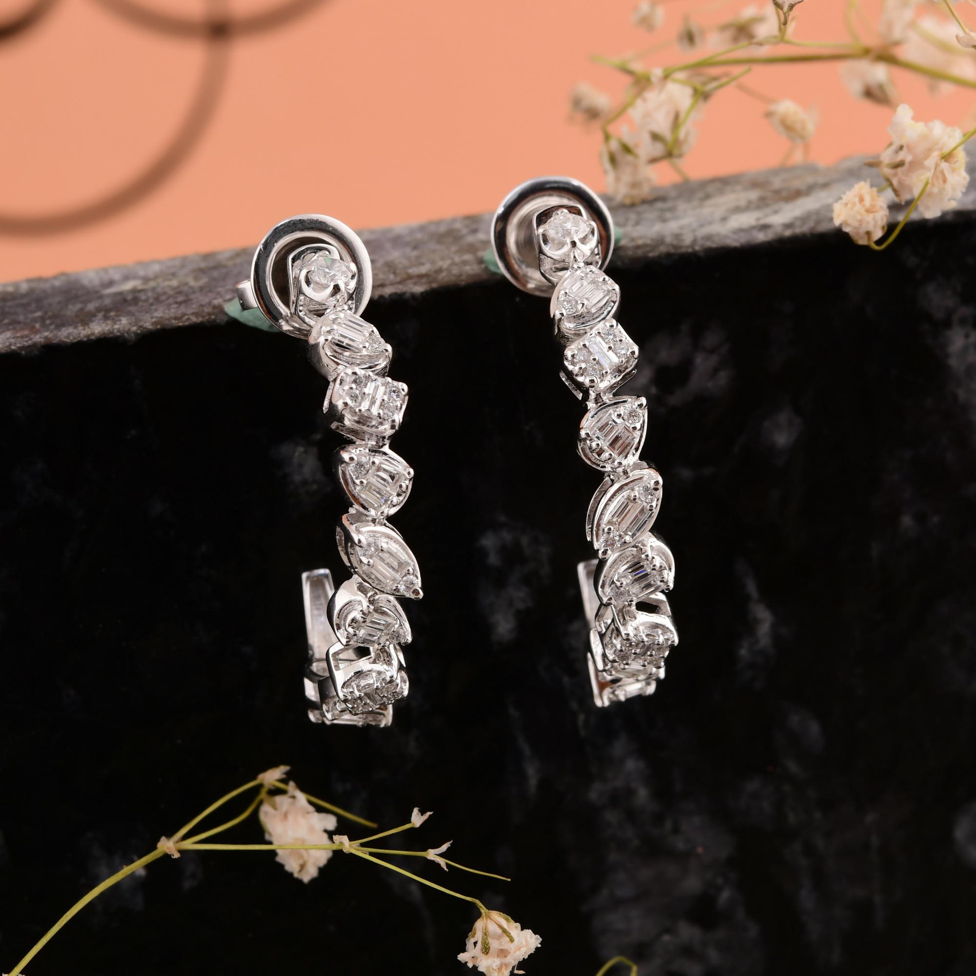 Taglio baguette Orecchini a cerchio con diamante Baguette da 0,76 carati SI/H Gioielli in oro bianco 14 carati in vendita