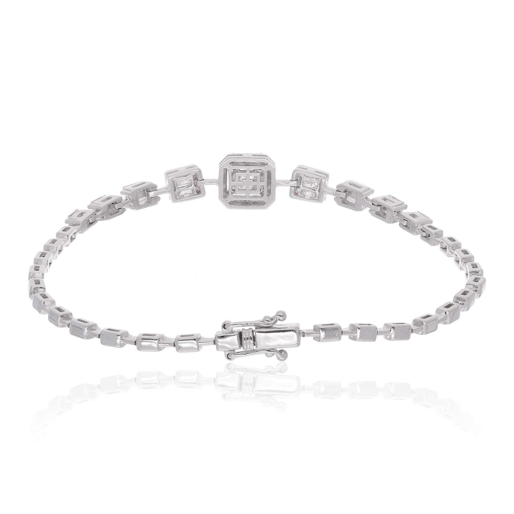 Realizzato con la massima precisione e attenzione ai dettagli, questo raffinato braccialetto di charme emana raffinatezza e ricercatezza, rendendolo l'accessorio perfetto per ogni occasione. Indossato da solo per un tocco di lusso sobrio o abbinato