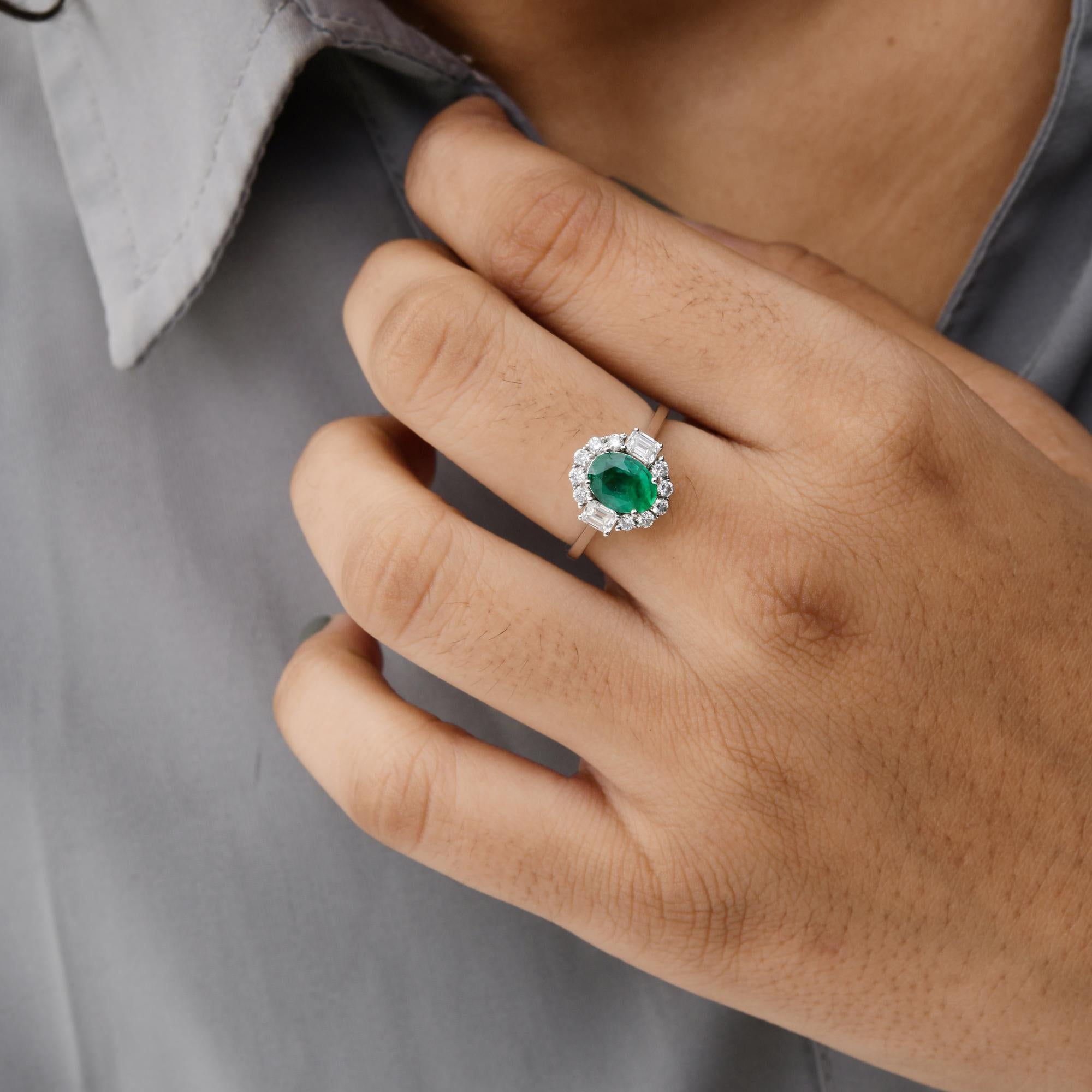 Echter 0,76 Karat sambischer Smaragd Ring 0,44 Karat SI/H Diamant 14 Karat Weißgold im Zustand „Neu“ im Angebot in Diera, Dubai