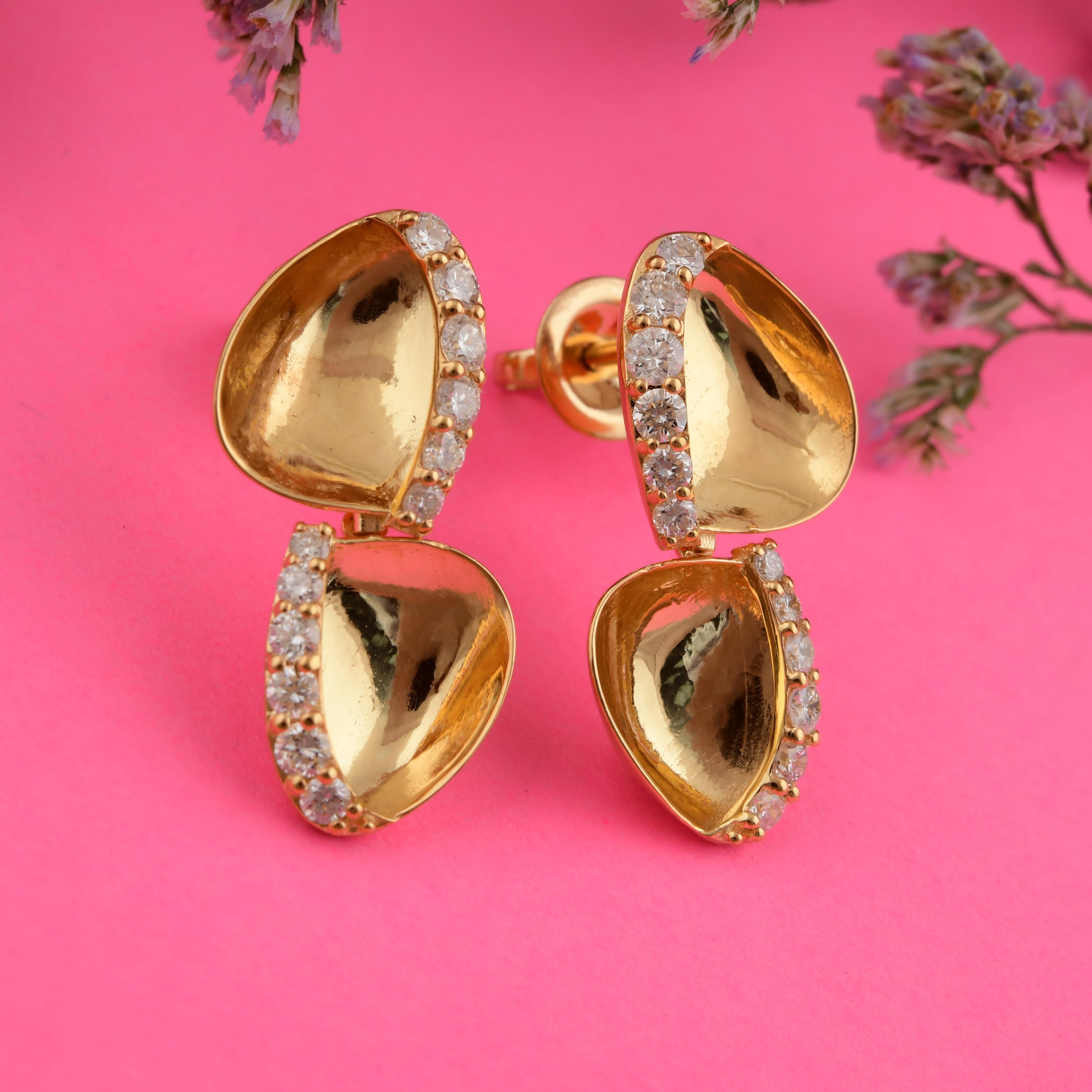 Modern Real 0.77 Carat SI Clarity HI Color Diamond Dangle Earrings 18 Karat Yellow Gold For Sale