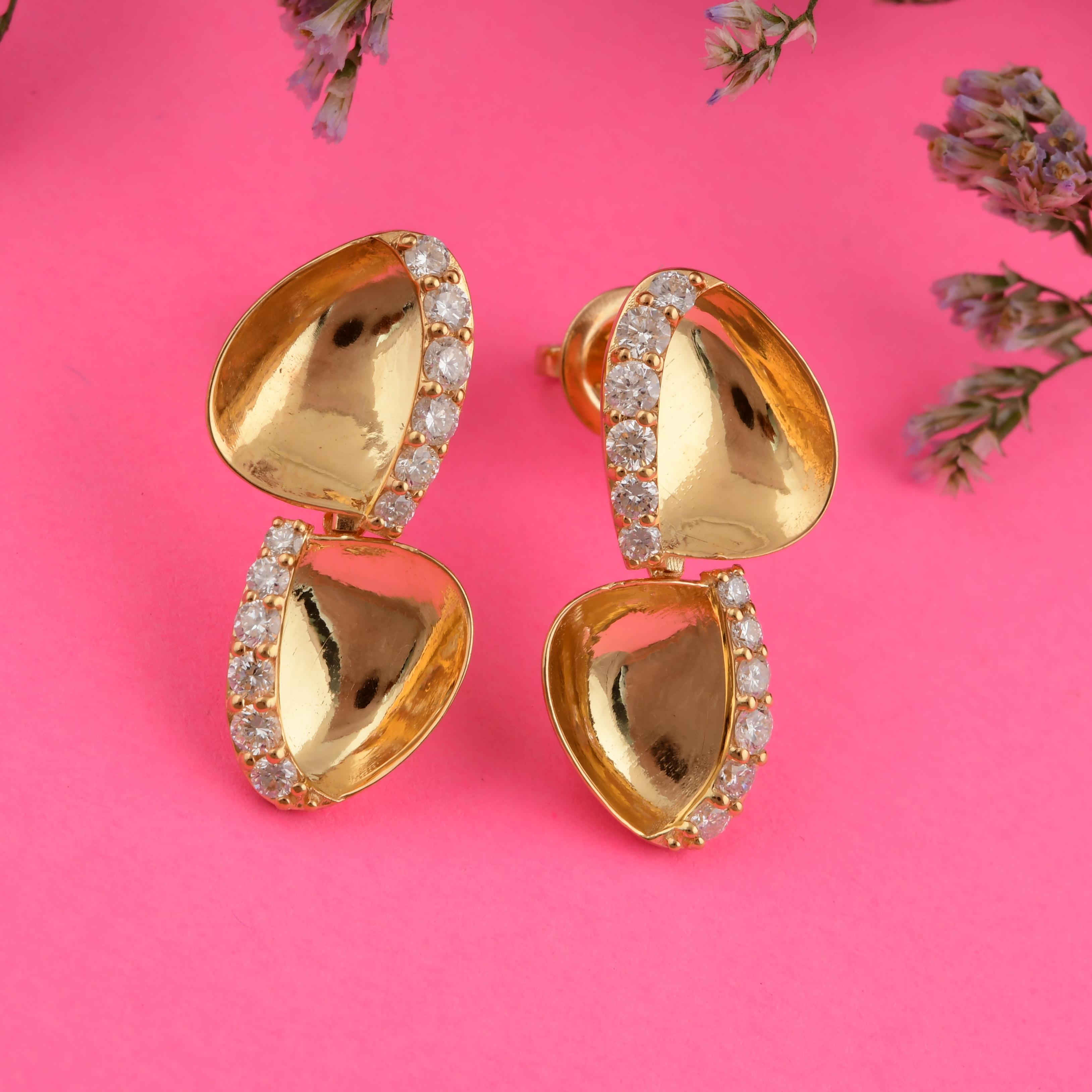 Round Cut Real 0.77 Carat SI Clarity HI Color Diamond Dangle Earrings 18 Karat Yellow Gold For Sale