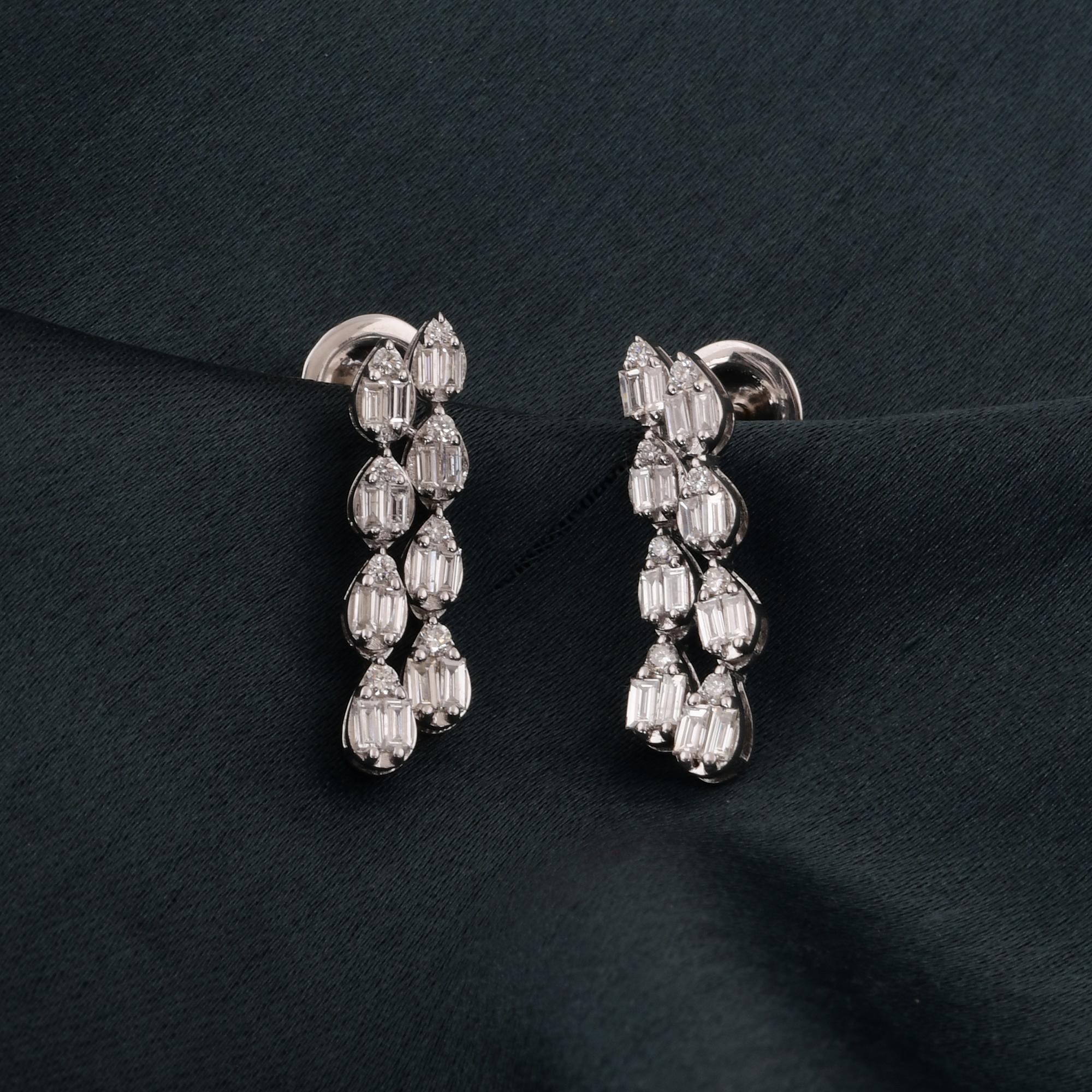 Real 0.77 Carat SI/H Baguette Round Diamond Earrings 18 Karat White Gold Jewelry In New Condition For Sale In Diera, Dubai