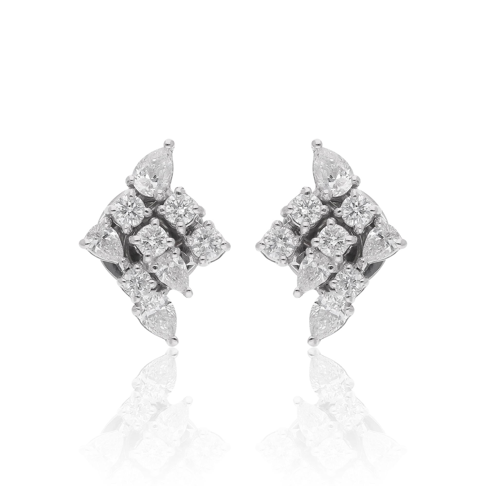 Le design classique de ces boucles d'oreilles en fait des boucles polyvalentes et intemporelles, parfaites pour toutes les occasions et tous les ensembles. Qu'ils soient portés comme accessoires de tous les jours ou associés à une tenue de soirée,