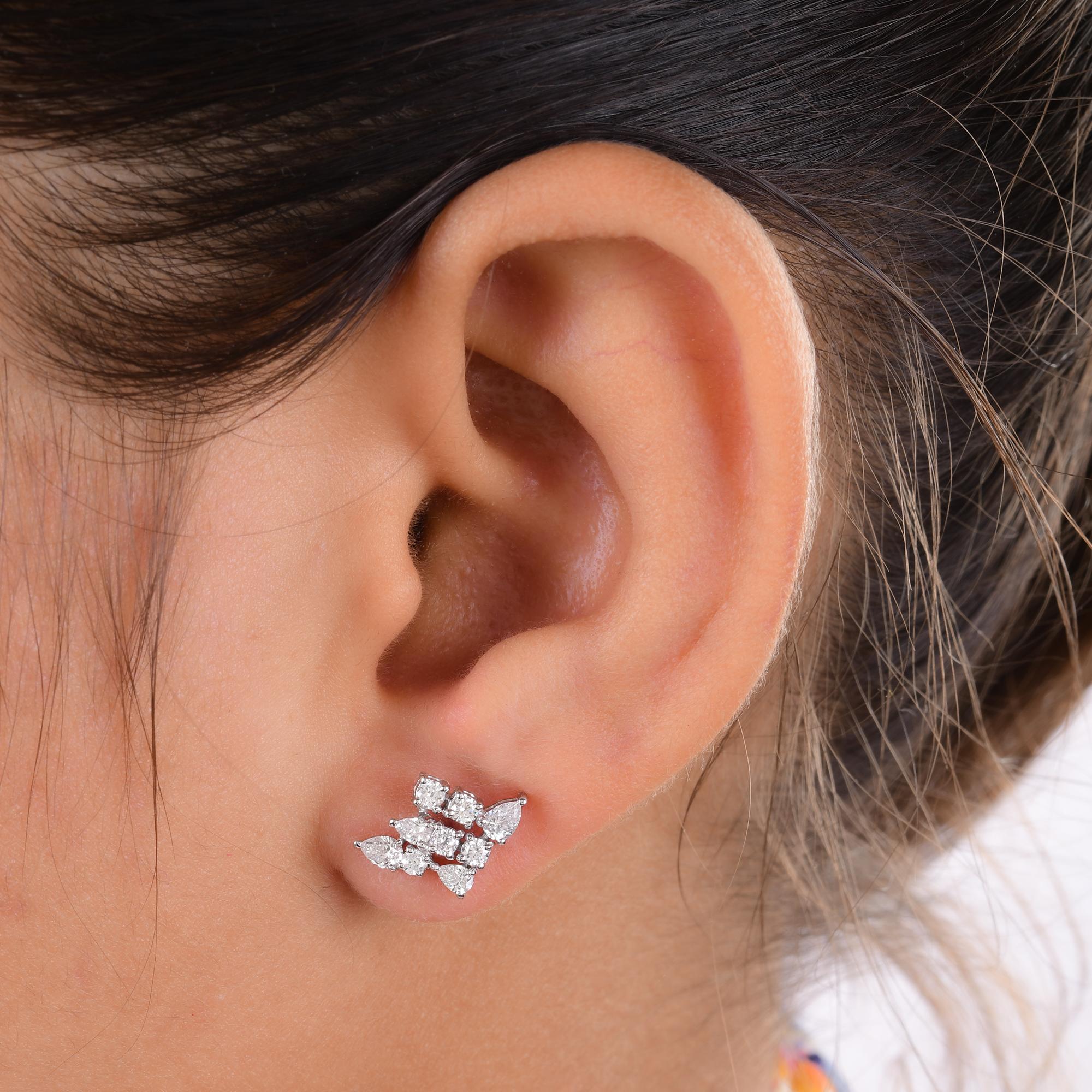 Taille poire Clous d'oreilles en or blanc 18 carats avec diamants ronds et poire de 0,78 carat en vente