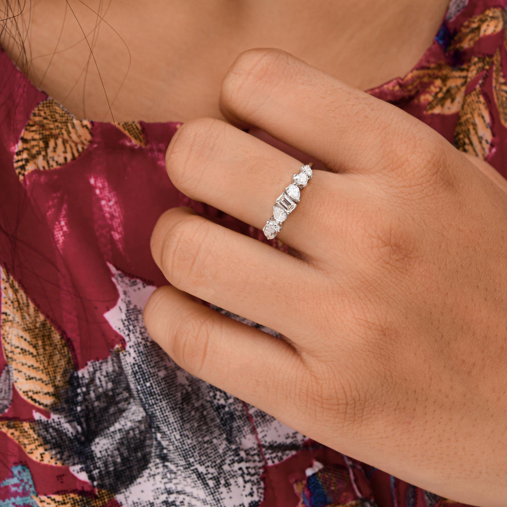 Real 0.78 Carat SI Clarity HI Color Multi Shape Diamond Ring 18 Karat White Gold In New Condition For Sale In Diera, Dubai