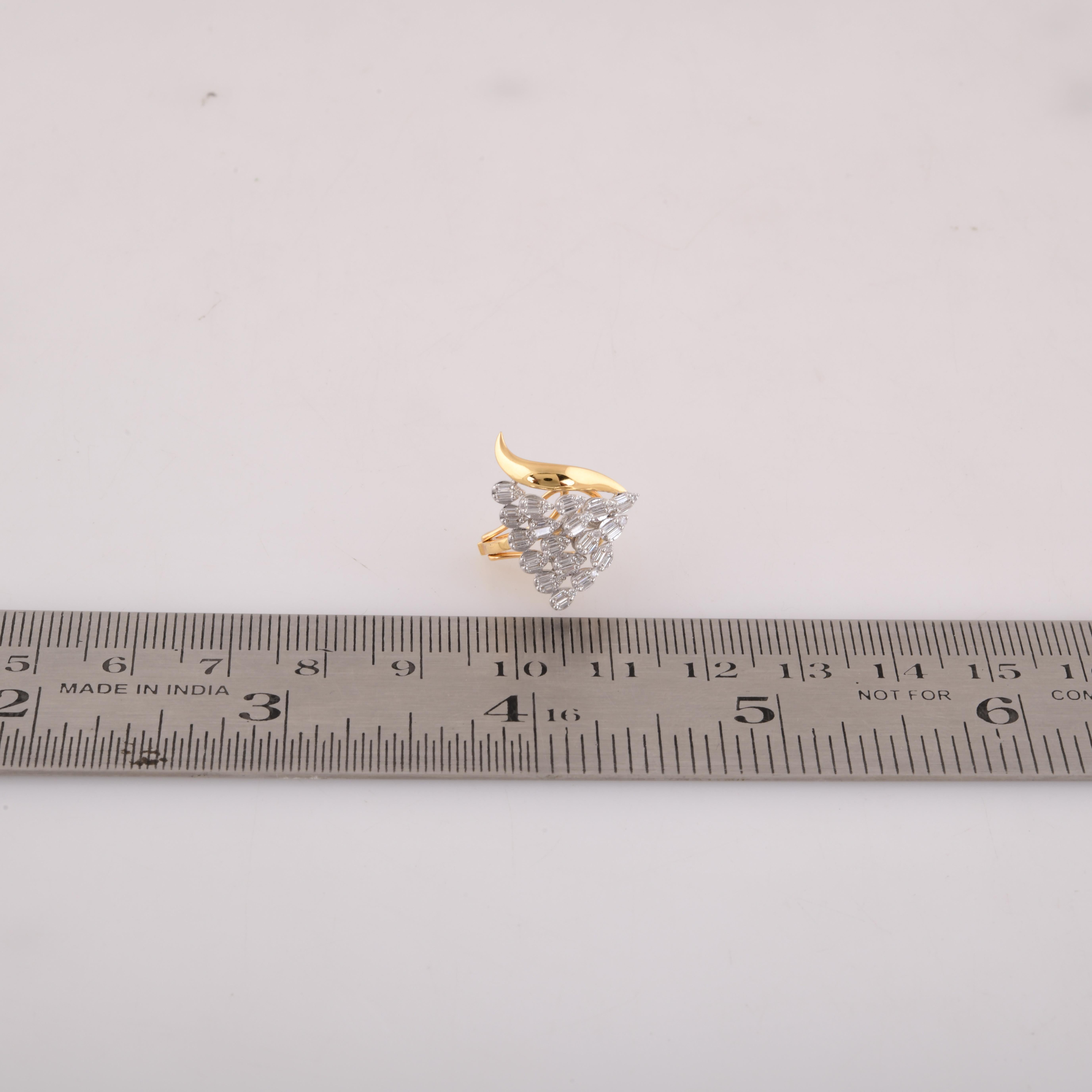 Boucles d'oreilles en or jaune 14 carats avec diamants de 0,80 carat de pureté SI de couleur H Neuf - En vente à Diera, Dubai