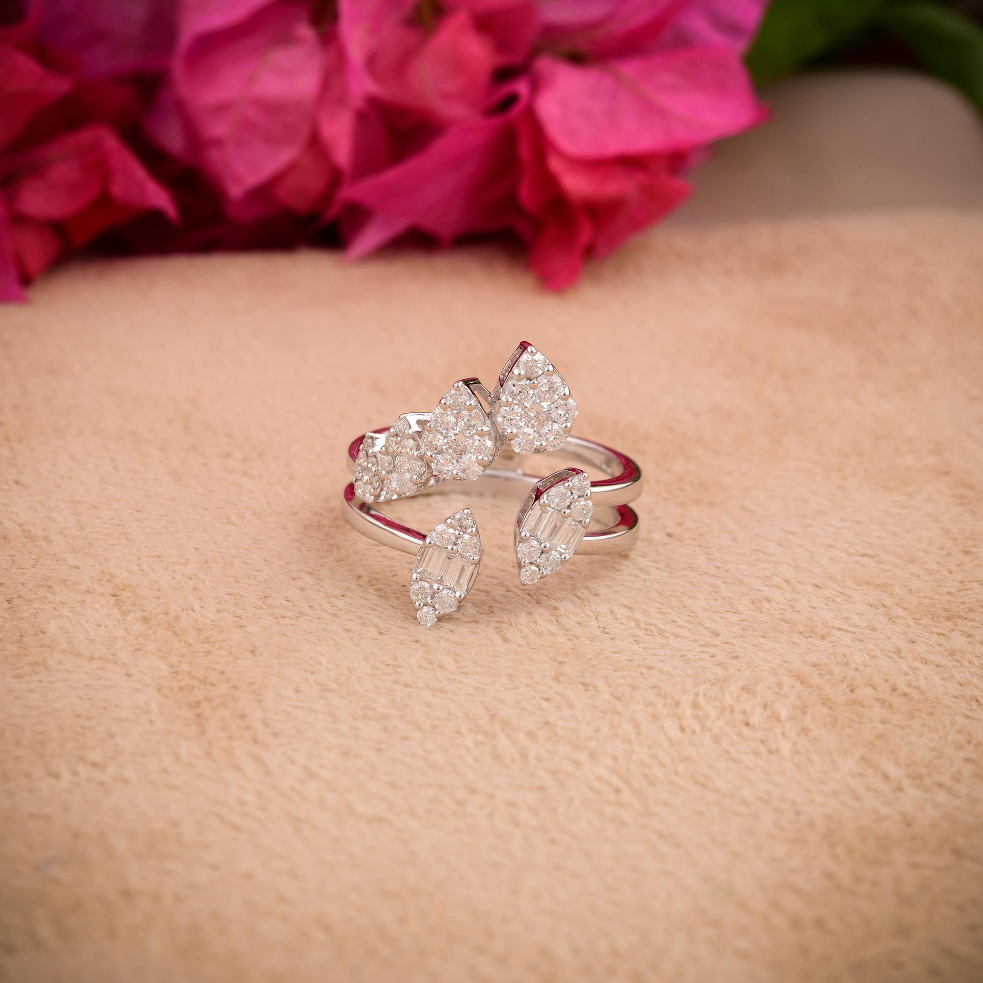 in vendita:  Anello aperto con diamante tondo e baguette in oro bianco 18K per matrimonio e fidanzamento 0,82 carati 7