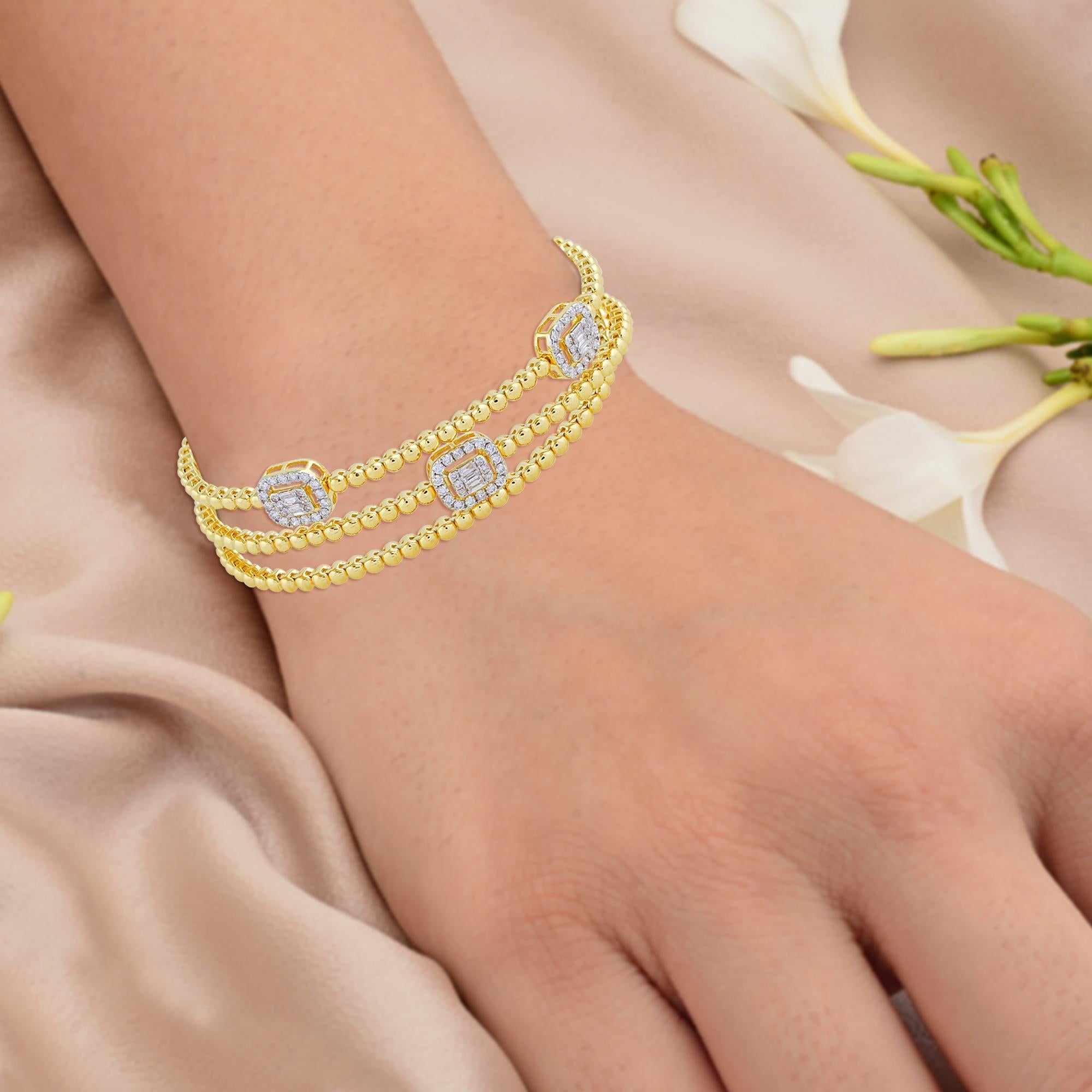 Taille baguette Bracelet manchette réaliste en or jaune 18 carats avec diamants baguettes SI/HI de 0,85 carat en vente