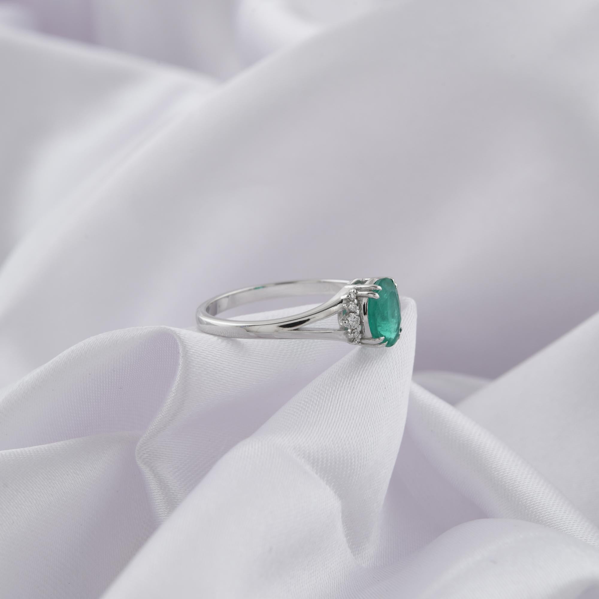 Im Angebot: Echter 0,86 Karat sambischer Smaragd 0,06 Karat SI/H Diamantring 9 Karat Weißgold () 5