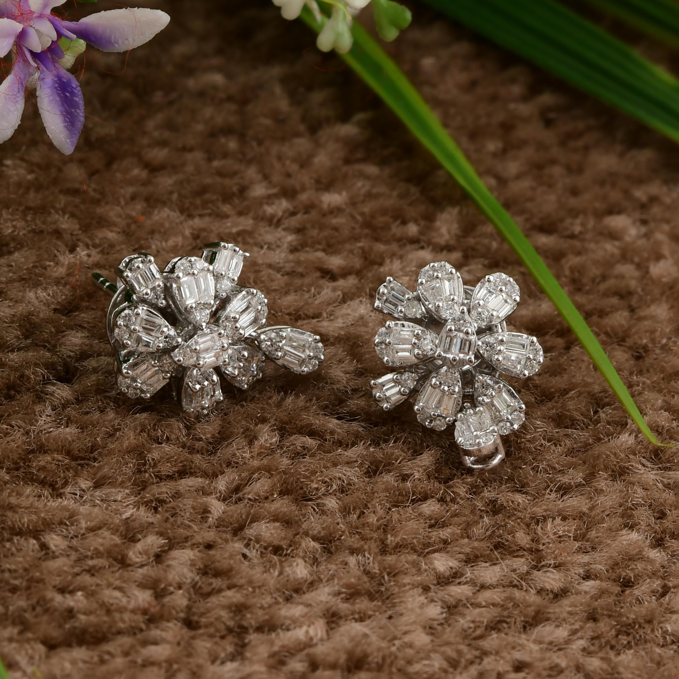 Pendientes de diamantes auténticos de 0,88 quilates con claridad SI y color HI Joyas de oro blanco de 18 quilates en Nuevo estado para la venta en Diera, Dubai