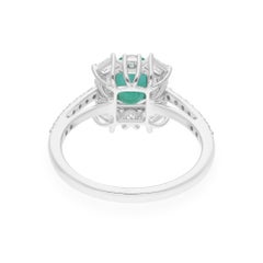 Smeraldo ovale reale dello Zambia da 0,90 carati e diamante SI/H da 0,68 carati in oro bianco 18 carati