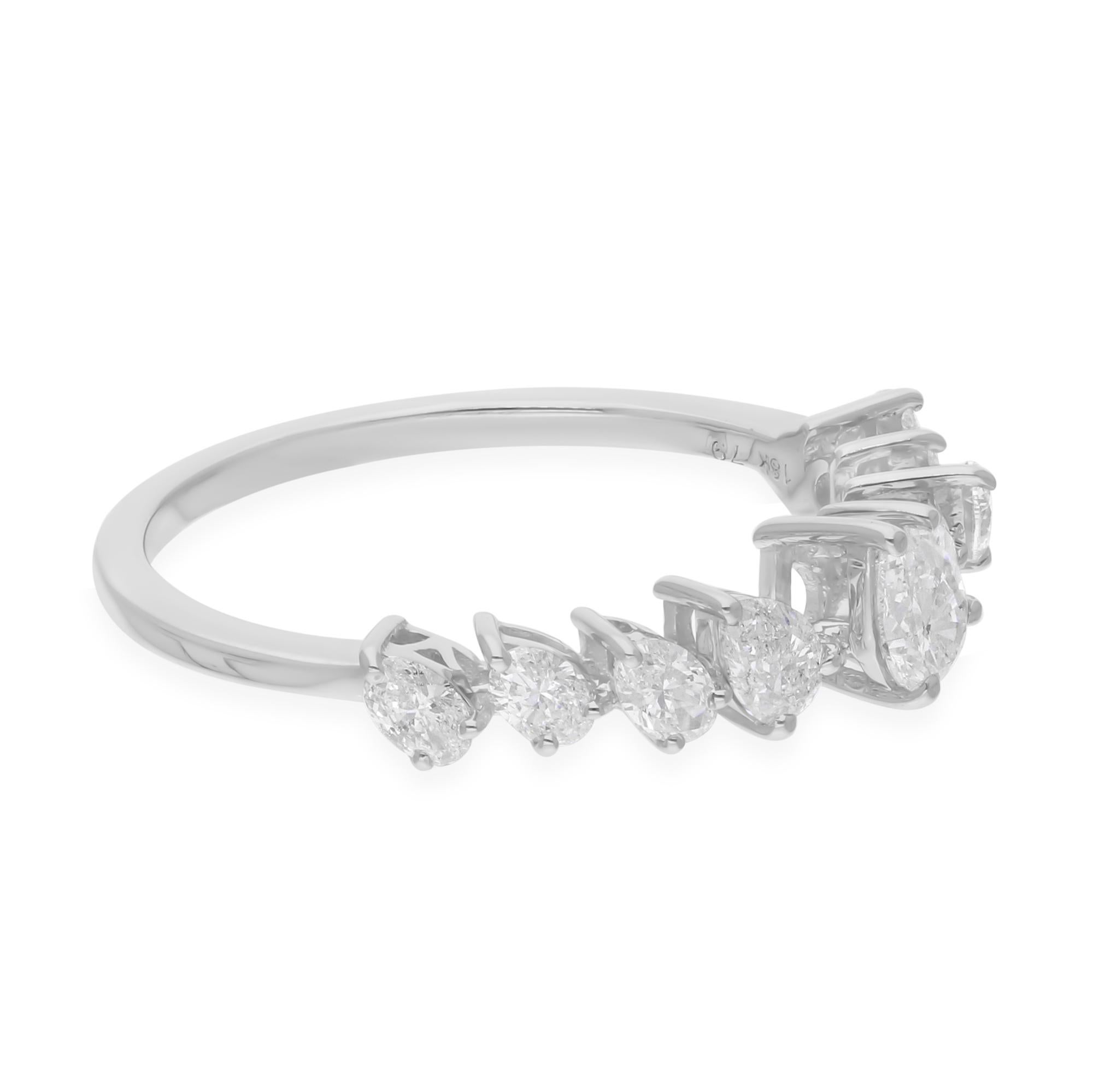 Coulée dans de l'or 14 carats, cette bague exquise est sertie de 0,90 carats de diamants étincelants.

Suivez la vitrine de Spectrum Jewels pour découvrir la dernière collection et les pièces exclusives. Spectrum Jewels est fièrement classé parmi