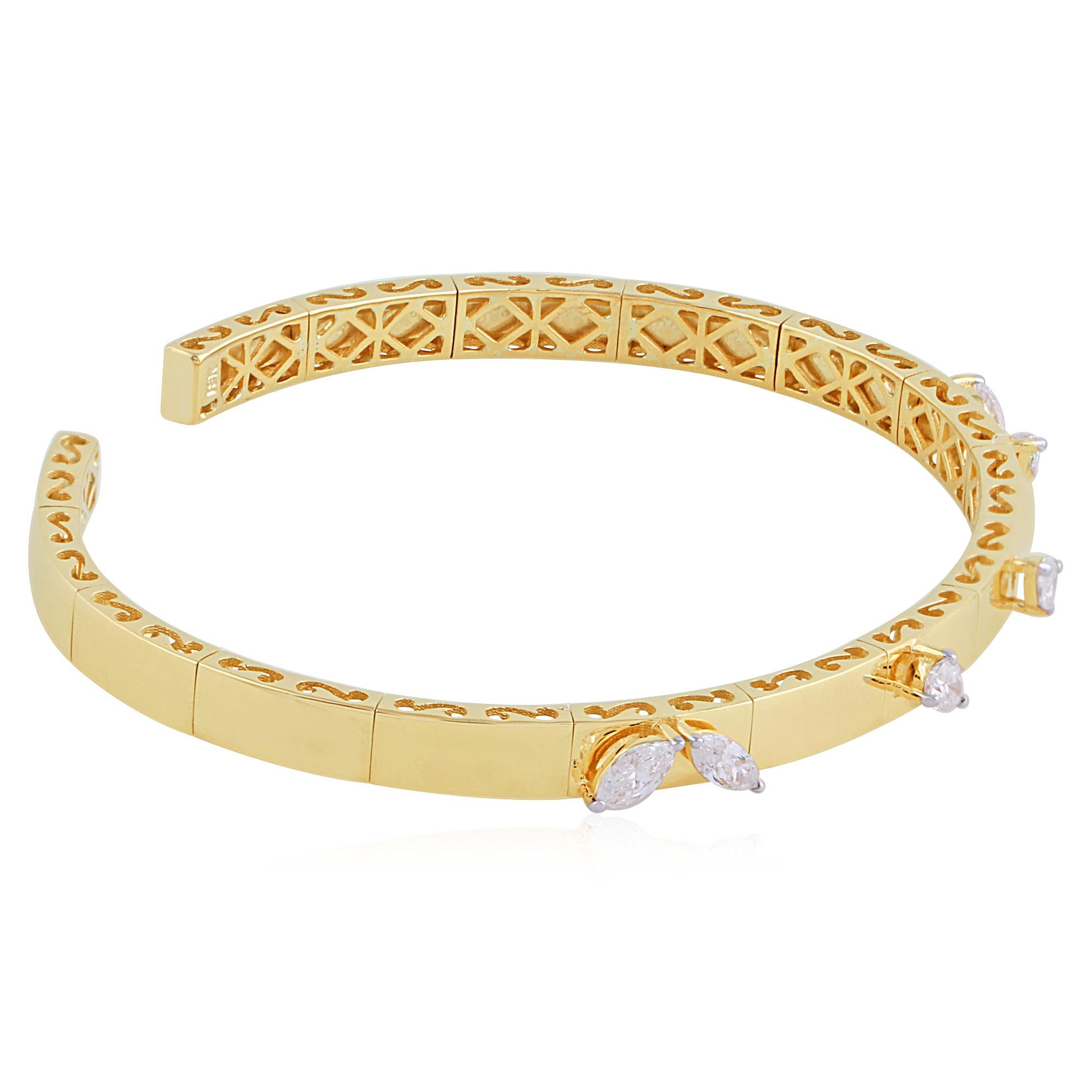 Code de l'article :- SEB-6029
Poids brut :- 14.70 gm
Or jaune massif 18k Poids :- 14.52 gm
Poids du diamant naturel :- 0.90 Ct. ( DIAMANT MOYEN DE PURETÉ SI1-SI2 ET DE COULEUR H-I )
Taille du bracelet :- 57 x 46 mm environ.

✦