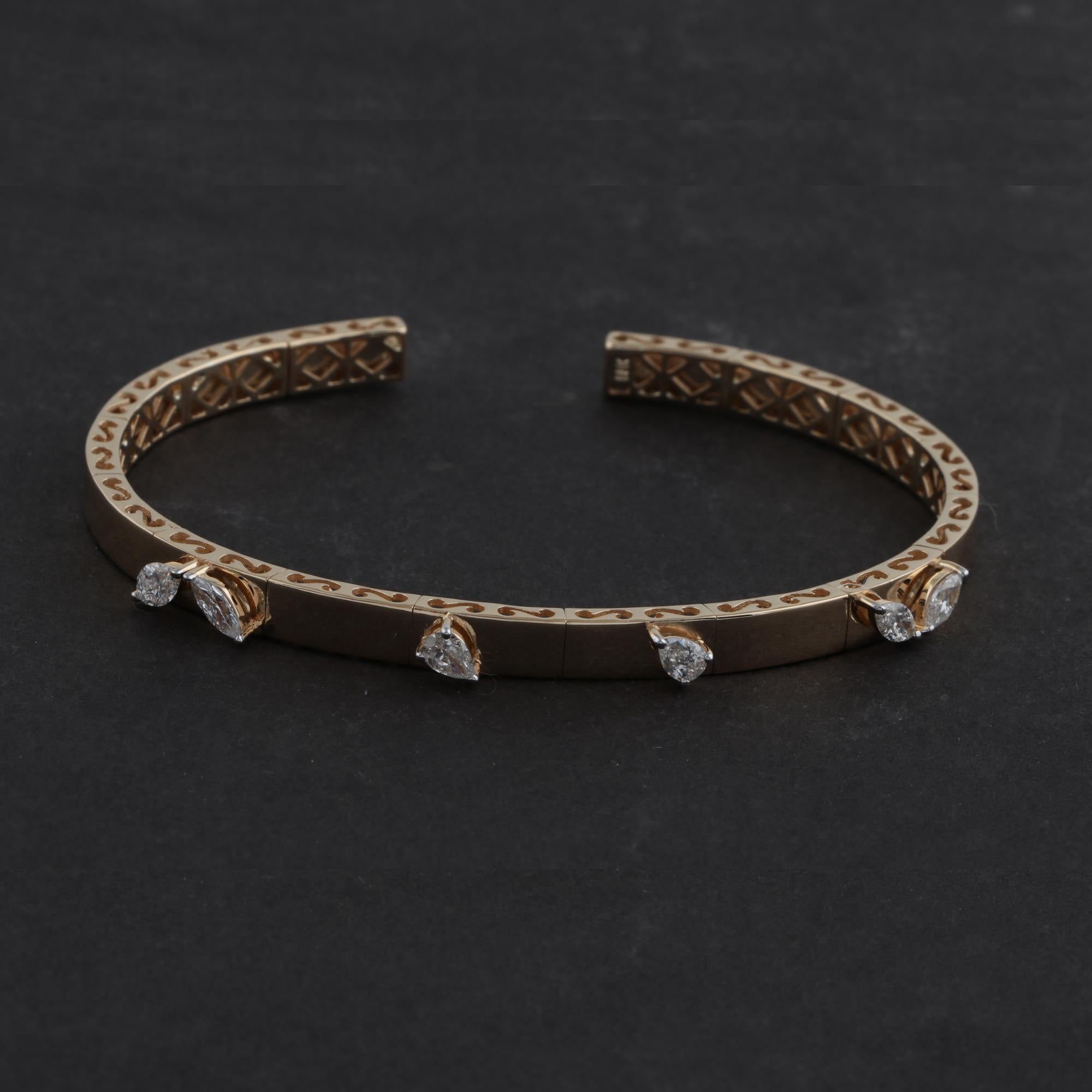Bracelet manchette en or jaune 18 carats avec diamants taille poire marquise SI/HI de 0,90 carat Neuf - En vente à Diera, Dubai