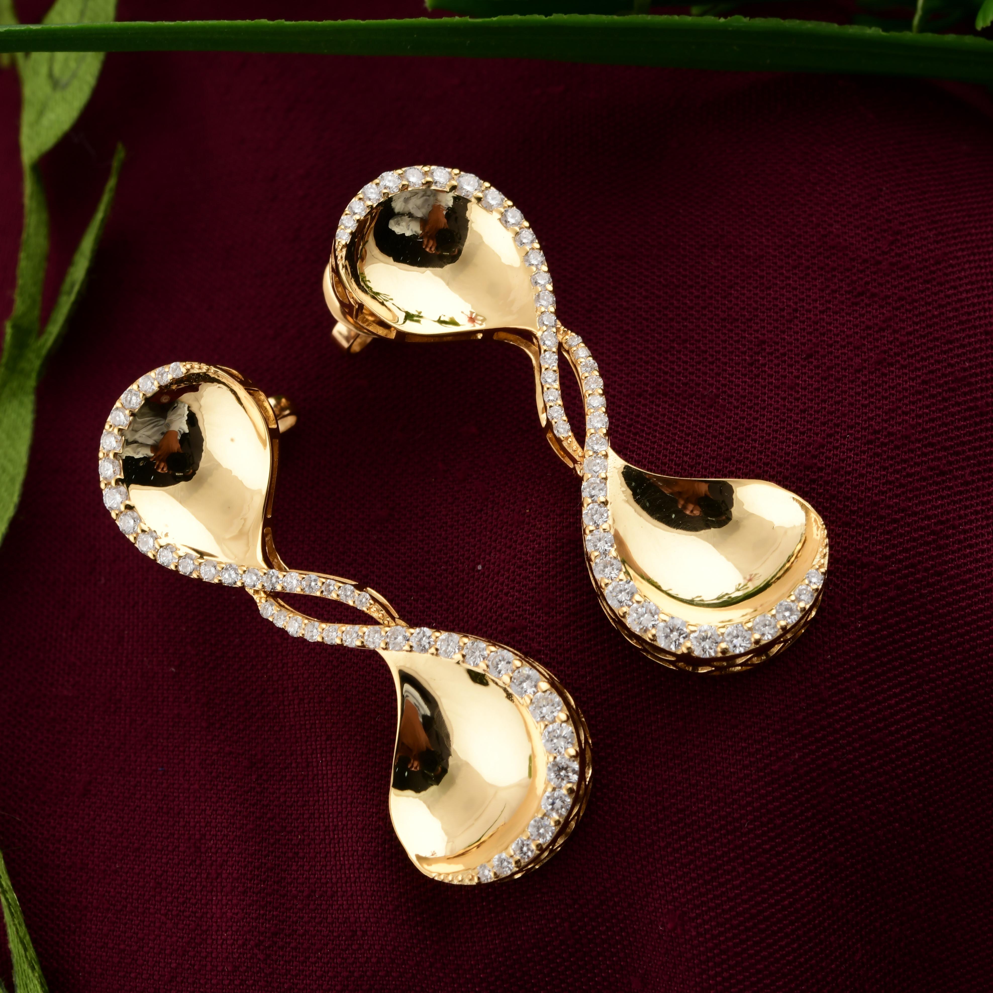 Modern Real 0.91 Carat SI Clarity HI Color Diamond Dangle Earrings 14 Karat Yellow Gold For Sale