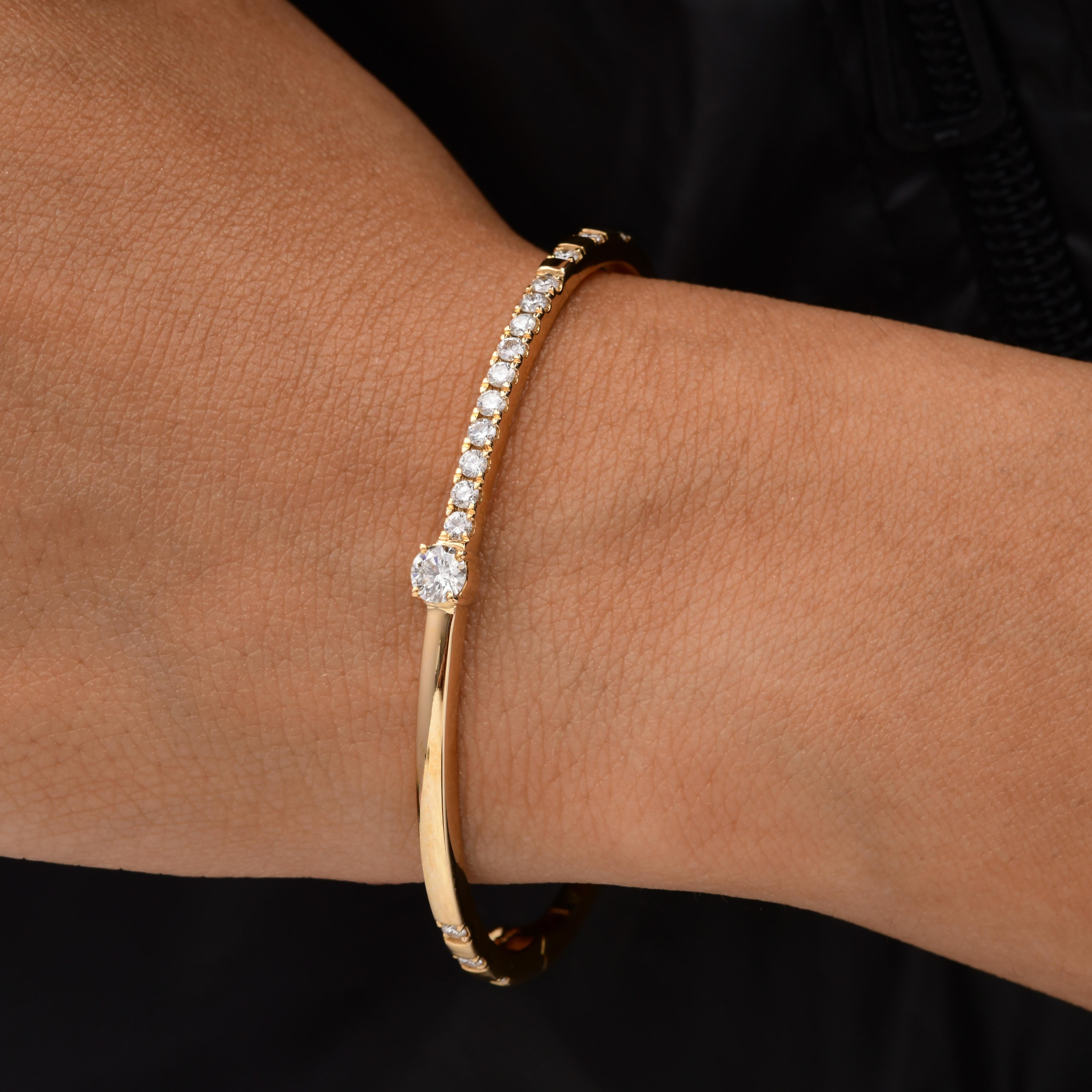 Modern Real 1.03 Carat SI/H Diamond Cuff Bangle Bracelet 18 Karat Yellow Gold Jewelry For Sale