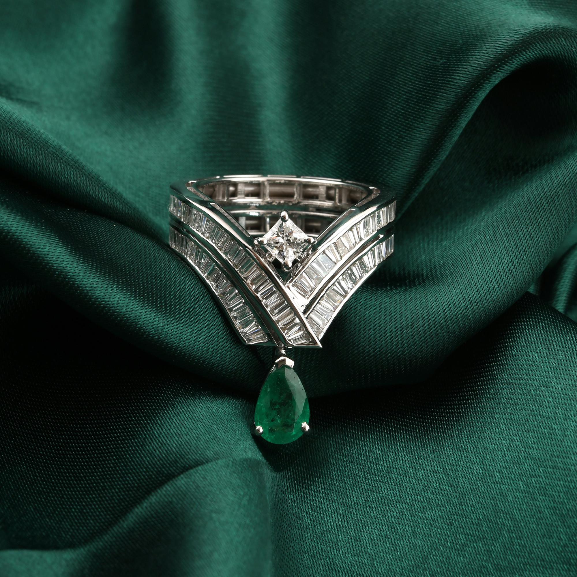 in vendita:  Real 1.05 Carat Zambian Emerald 1.61 Carat SI/H Diamond Ring 18 Karat White Gold 3