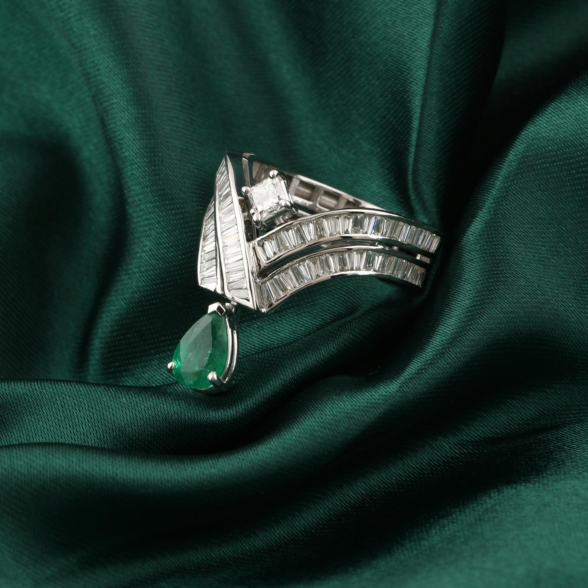 in vendita:  Real 1.05 Carat Zambian Emerald 1.61 Carat SI/H Diamond Ring 18 Karat White Gold 5