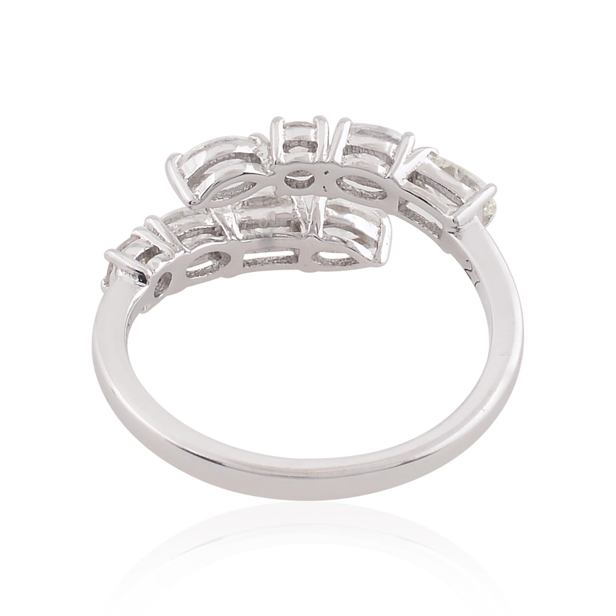 Der Ring hat die Größe 7 und kann auf Anfrage größer oder kleiner gemacht werden. FOLLOW SPECTRUM JEWELS Storefront, um die neueste Collection'S und exklusive Stücke zu sehen. Spectrum Jewels ist stolz darauf, ein Top Seller auf 1stdibs mit