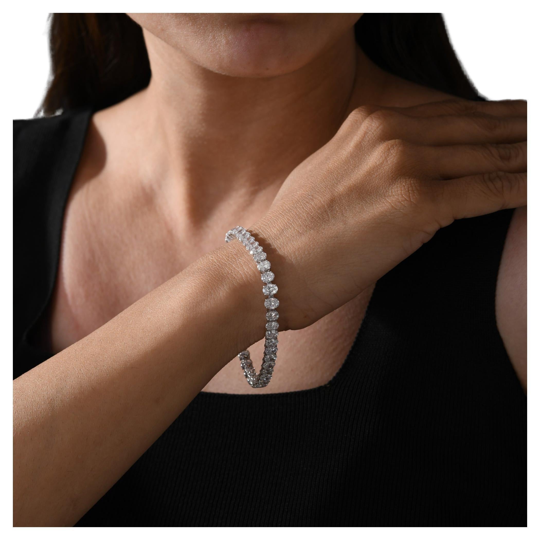 Pulsera de diamantes ovalados de 11,62 quilates de oro blanco de 18 quilates con claridad SI y color HI en venta