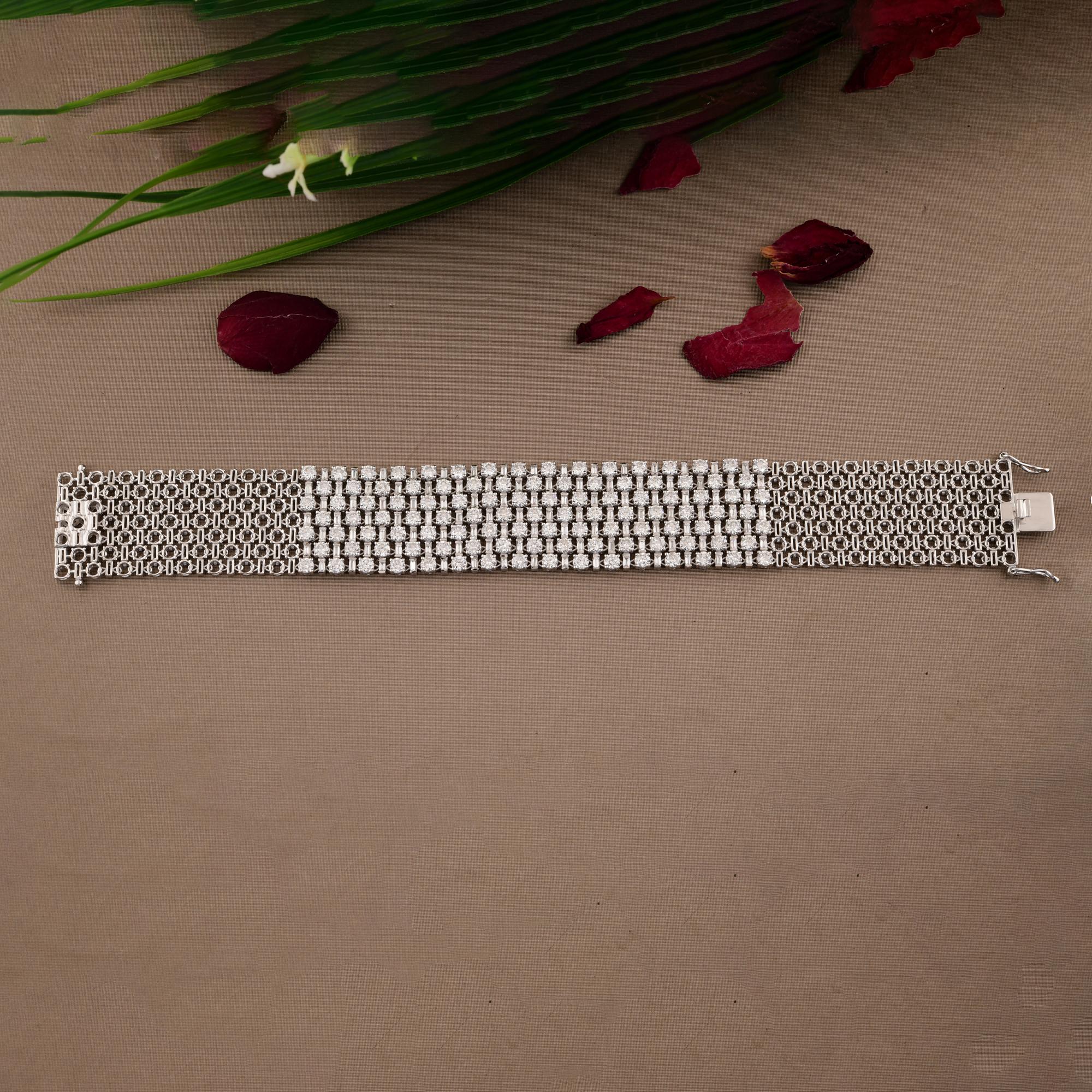 Modern Real 12.05 Carat SI/H Round Brilliant Cut Diamond Bracelet 18 Karat White Gold For Sale