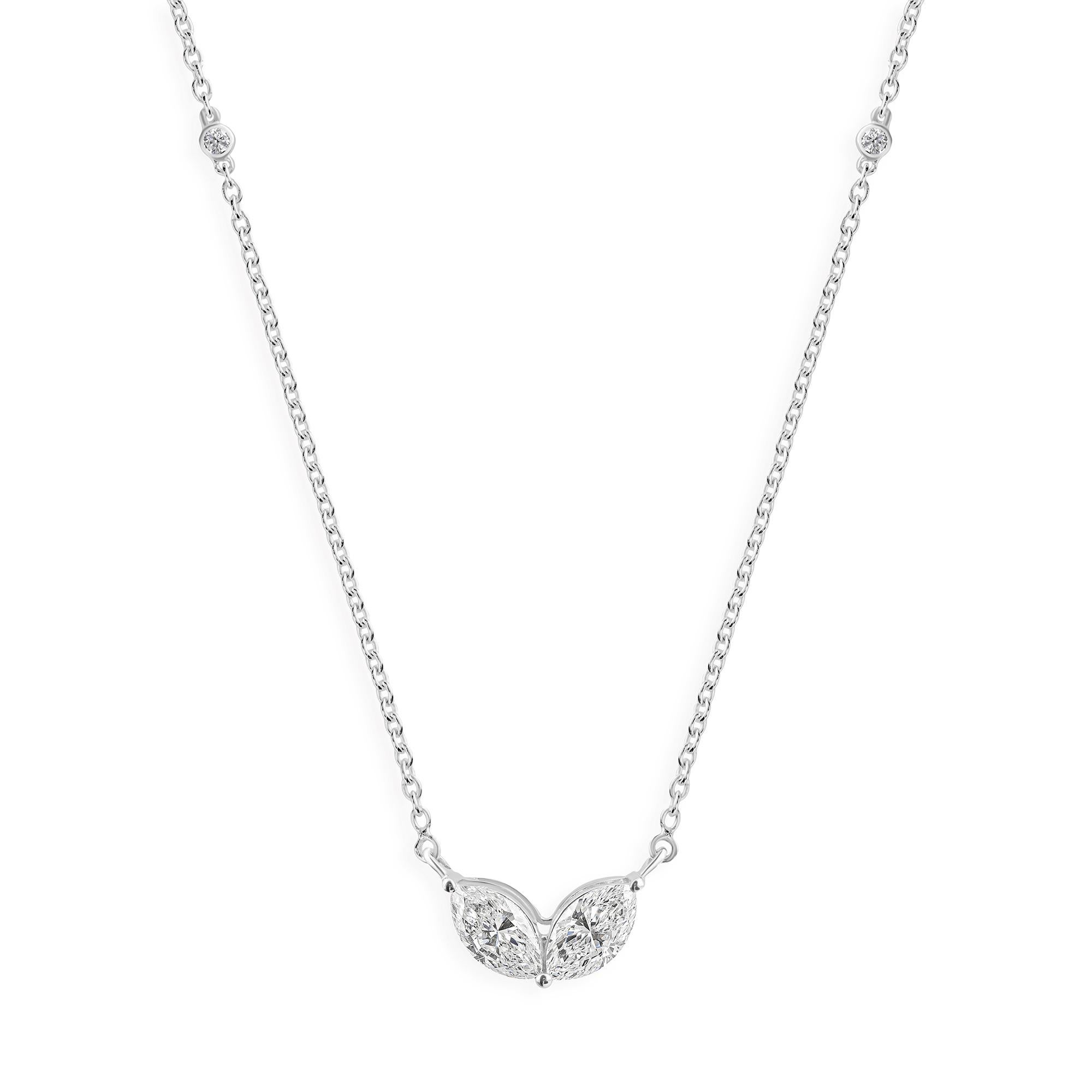 Moderne Collier à breloques en or blanc 18 carats avec diamant rond marquise de 1,25 carat SI/H en vente