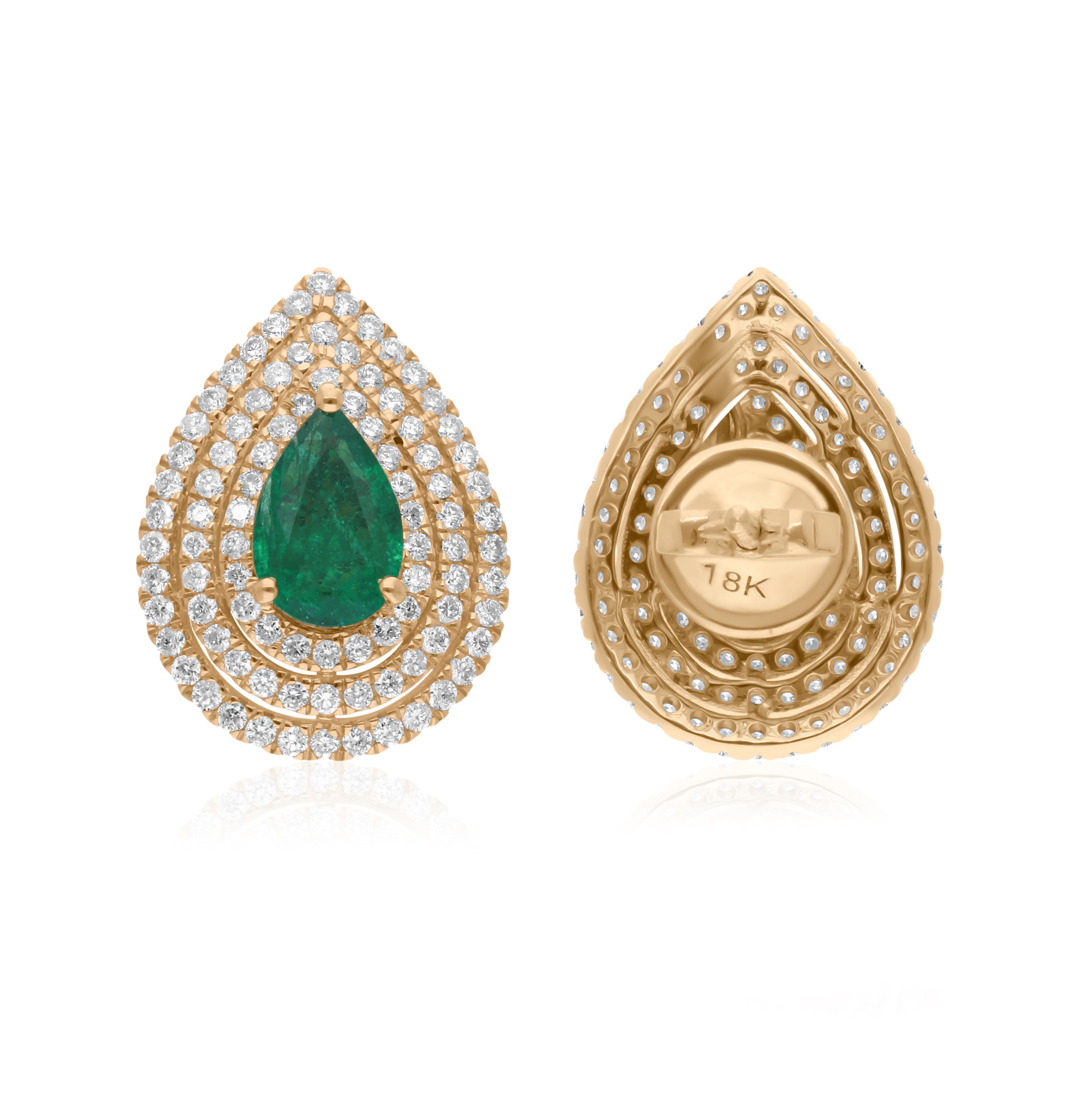 Codice articolo:- See-11291H
Peso lordo :- 4.44 gm circa
Oro giallo 18k Peso :- 3,98 gm circa
Peso del diamante :- 0,90 ct. circa (CLARITÀ MEDIA DEI DIAMANTI SI1-SI2 e COLORE H. H.)
Peso dello smeraldo :- 1.42 ct. circa
Lunghezza degli orecchini: -