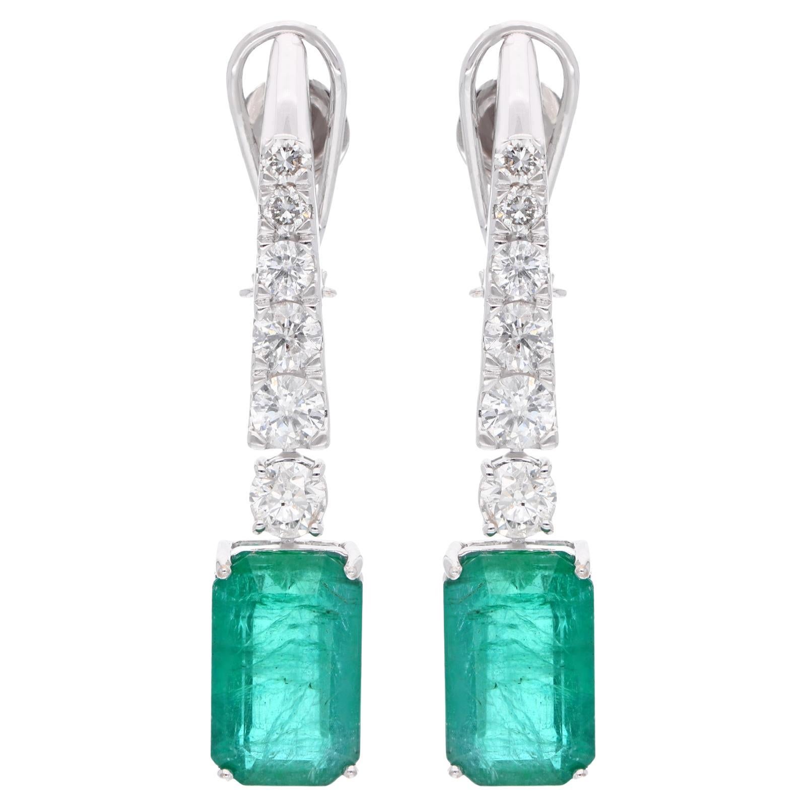 Pendientes colgantes de esmeralda real de 14,84 quilates Diamante SI/H de 3,06 quilates Oro blanco de 14k