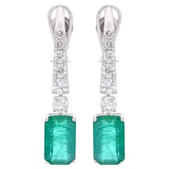 Pendientes colgantes de esmeralda real de 14,84 quilates Diamante SI/H de 3,06 quilates Oro blanco de 14k