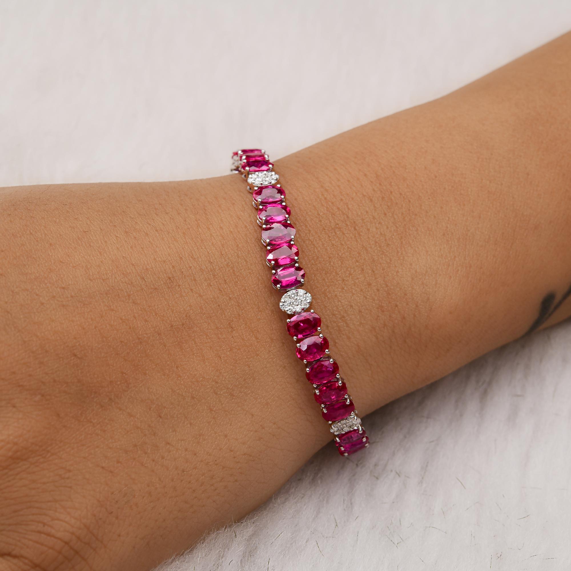 Echtes 15,50 Karat Rubin-Edelstein-Armband 0,85 Karat SI/H Diamant 18 Karat Weißgold im Angebot 1