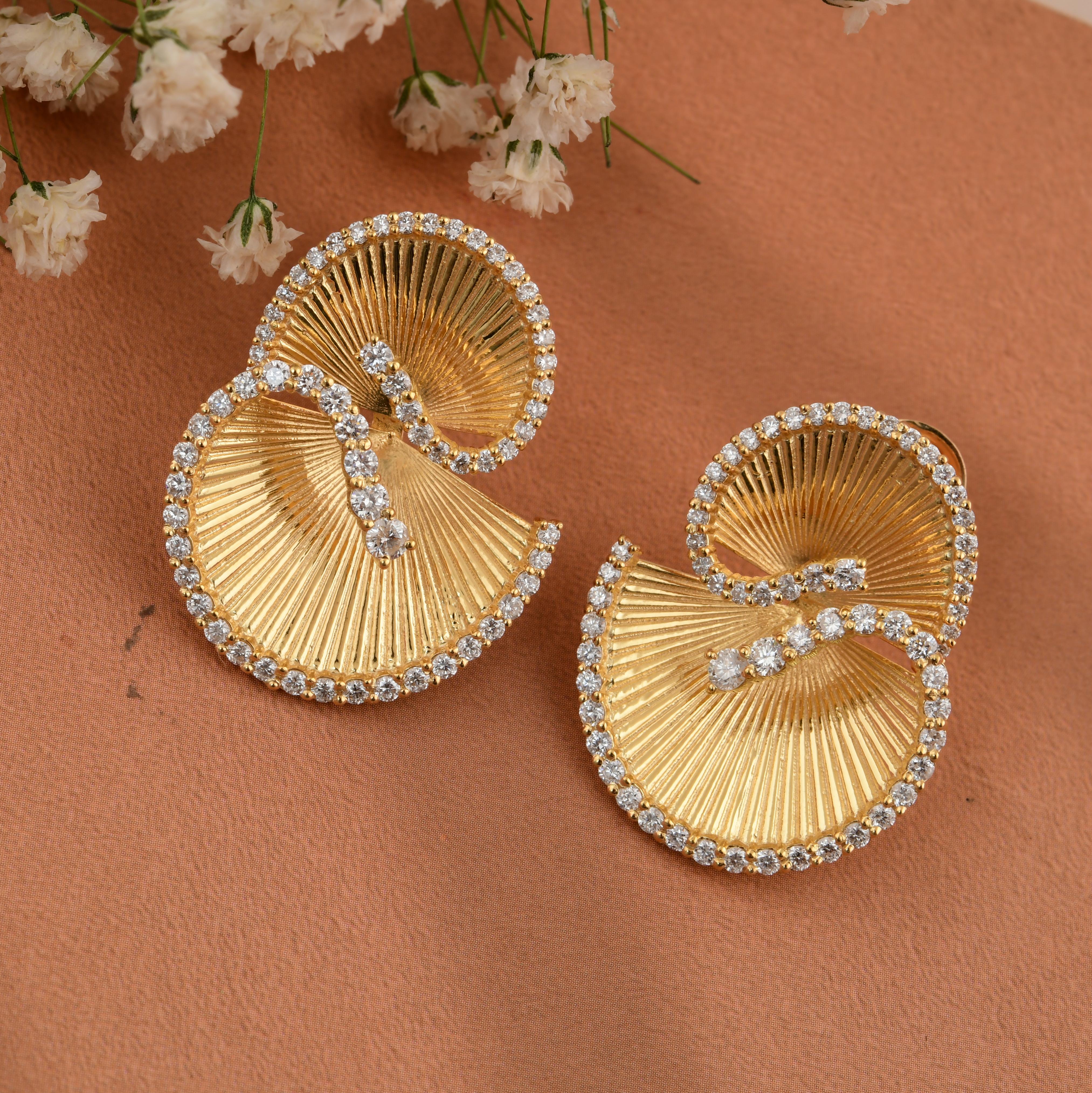 Real 1,61 Karat SI Reinheit HI Farbe Runde Diamant-Ohrringe 18 Karat Gelbgold (Rundschliff) im Angebot