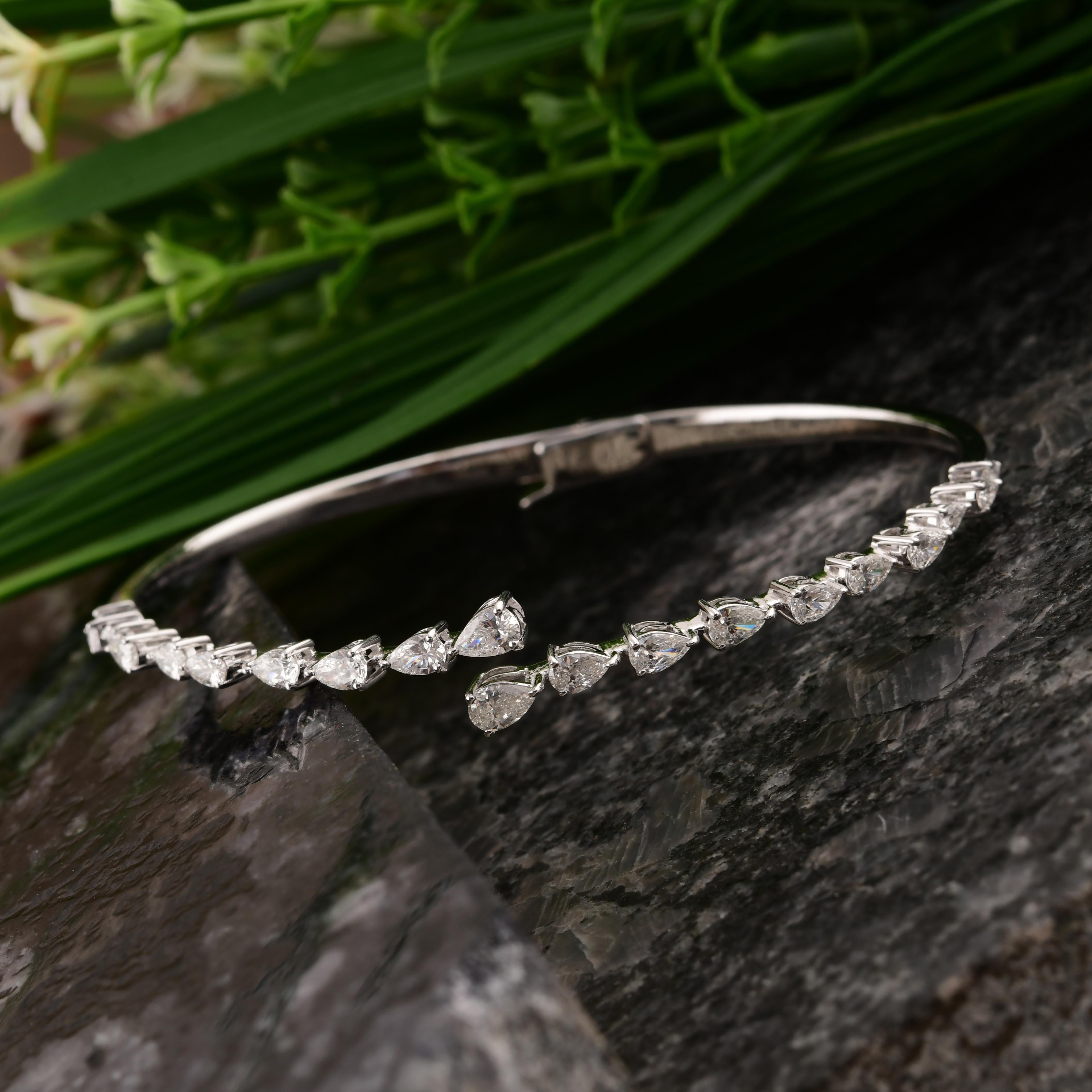 Moderne Bracelet manchette enveloppant véritable diamants poire de 1,61 carat SI/H en or blanc 18 carats en vente