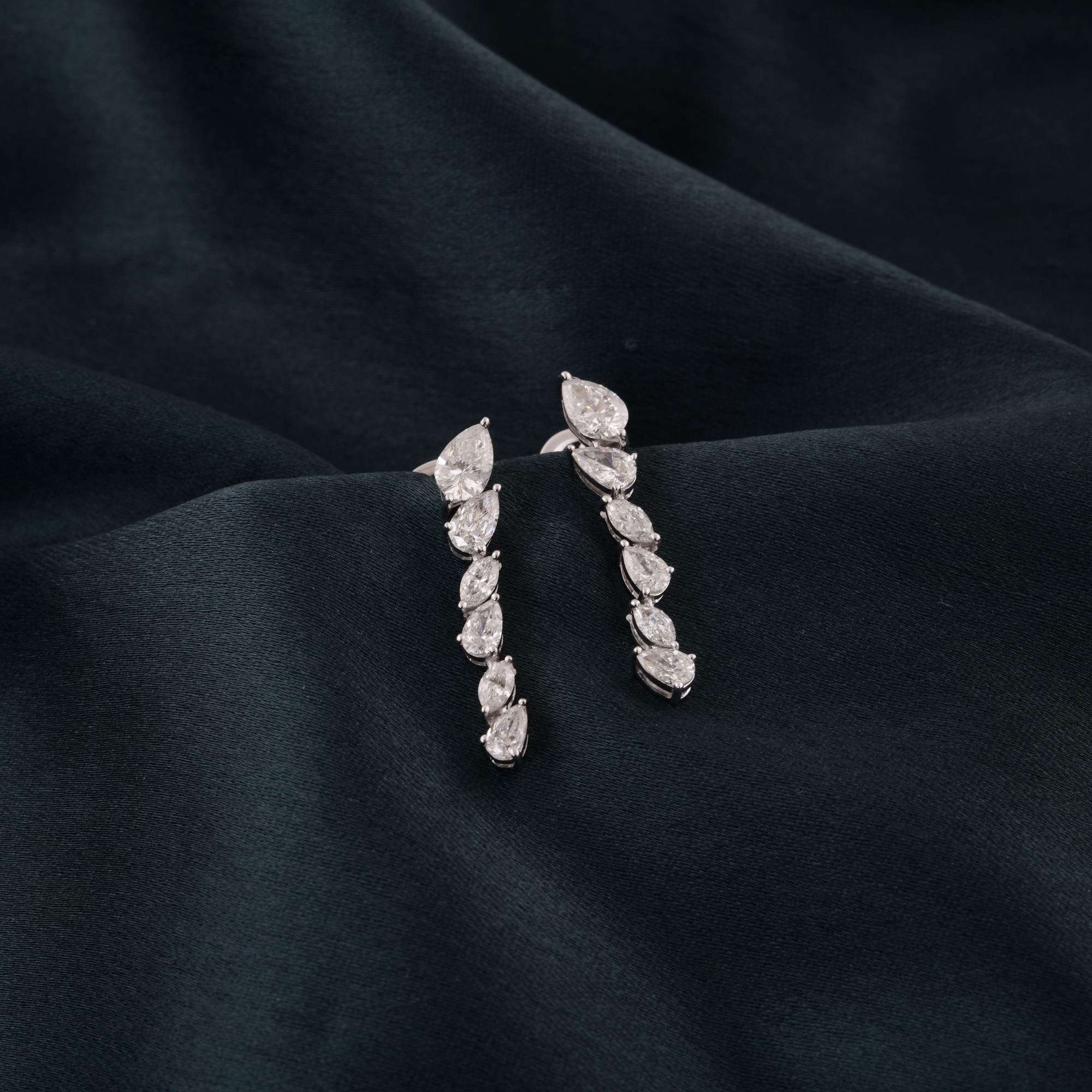 Boucles d'oreilles en or blanc 18 carats avec diamants de couleur « SI Clarity » de 1,62 carat Neuf - En vente à Diera, Dubai