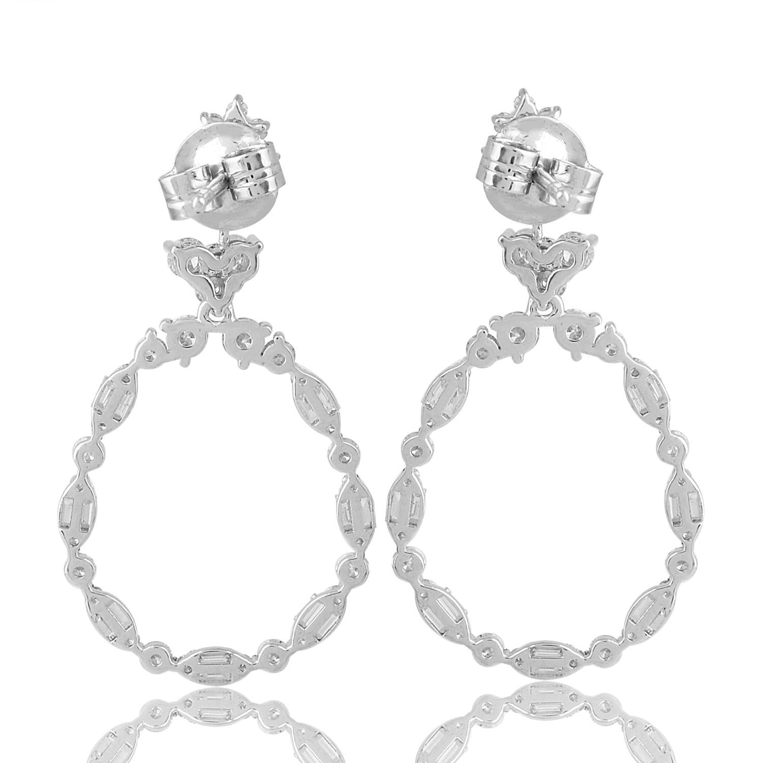 Modern Real 1.70 Carat SI/HI Baguette Round Diamond Dangle Earrings 18 Karat White Gold For Sale