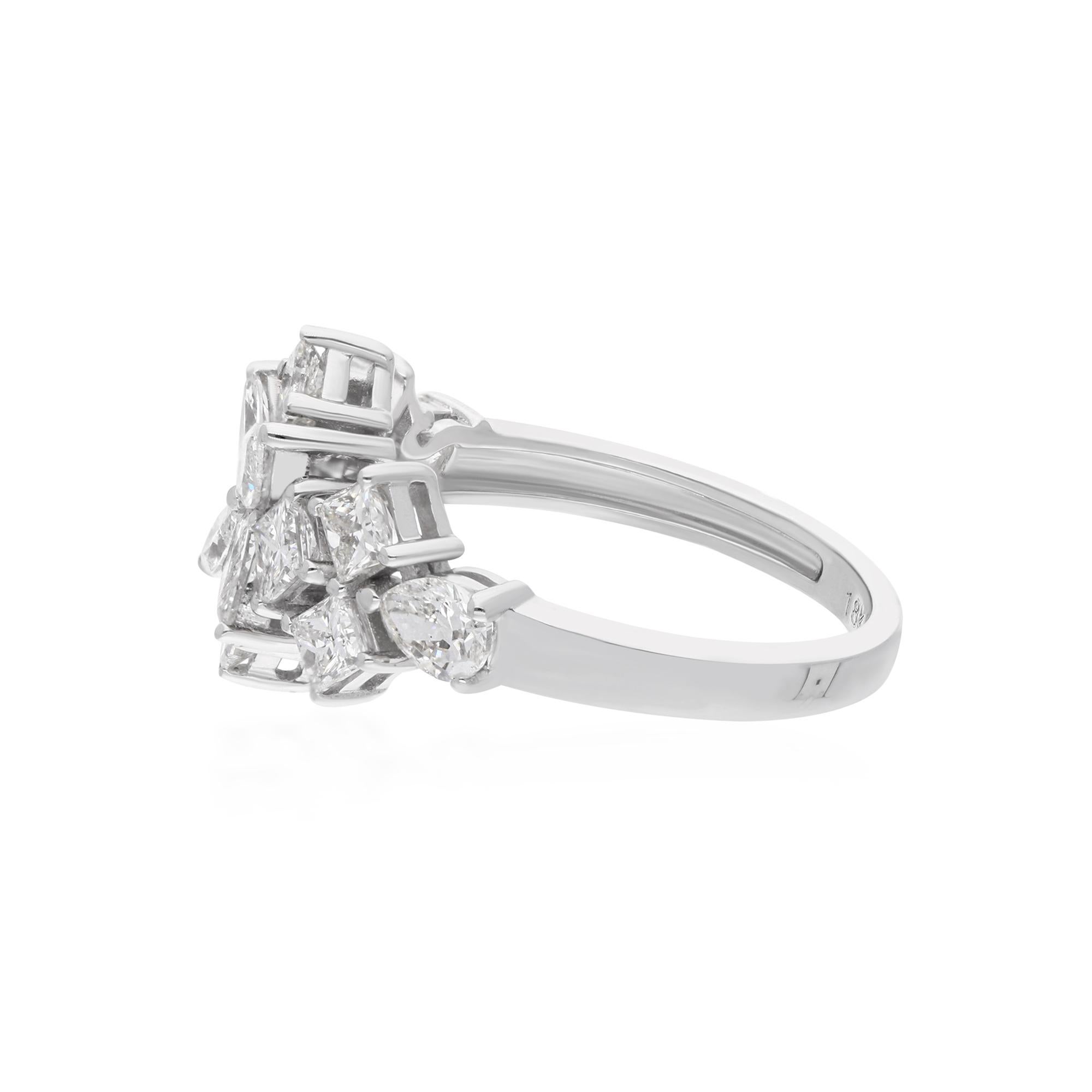 Coulée dans de l'or 18 carats, cette bague exquise est sertie de 1,80 carats de diamants étincelants.

La bague est de taille 7 et peut être redimensionnée en plus grand ou plus petit sur demande. Suivez la vitrine de Spectrum Jewels pour découvrir