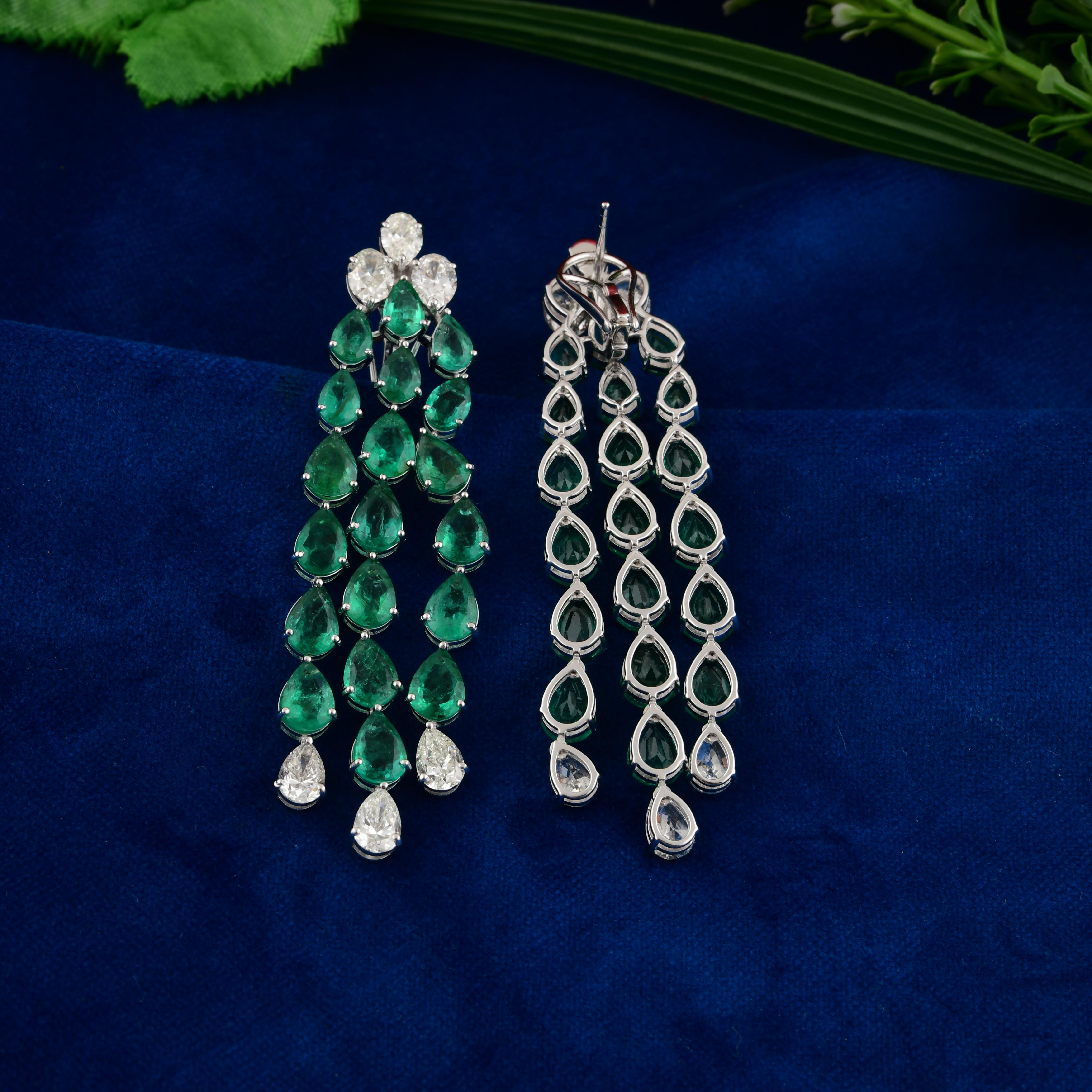Modern Real 19.33 Carat Zambian Emerald 5.44 Carat SI/H Diamond 18 Karat White Gold For Sale