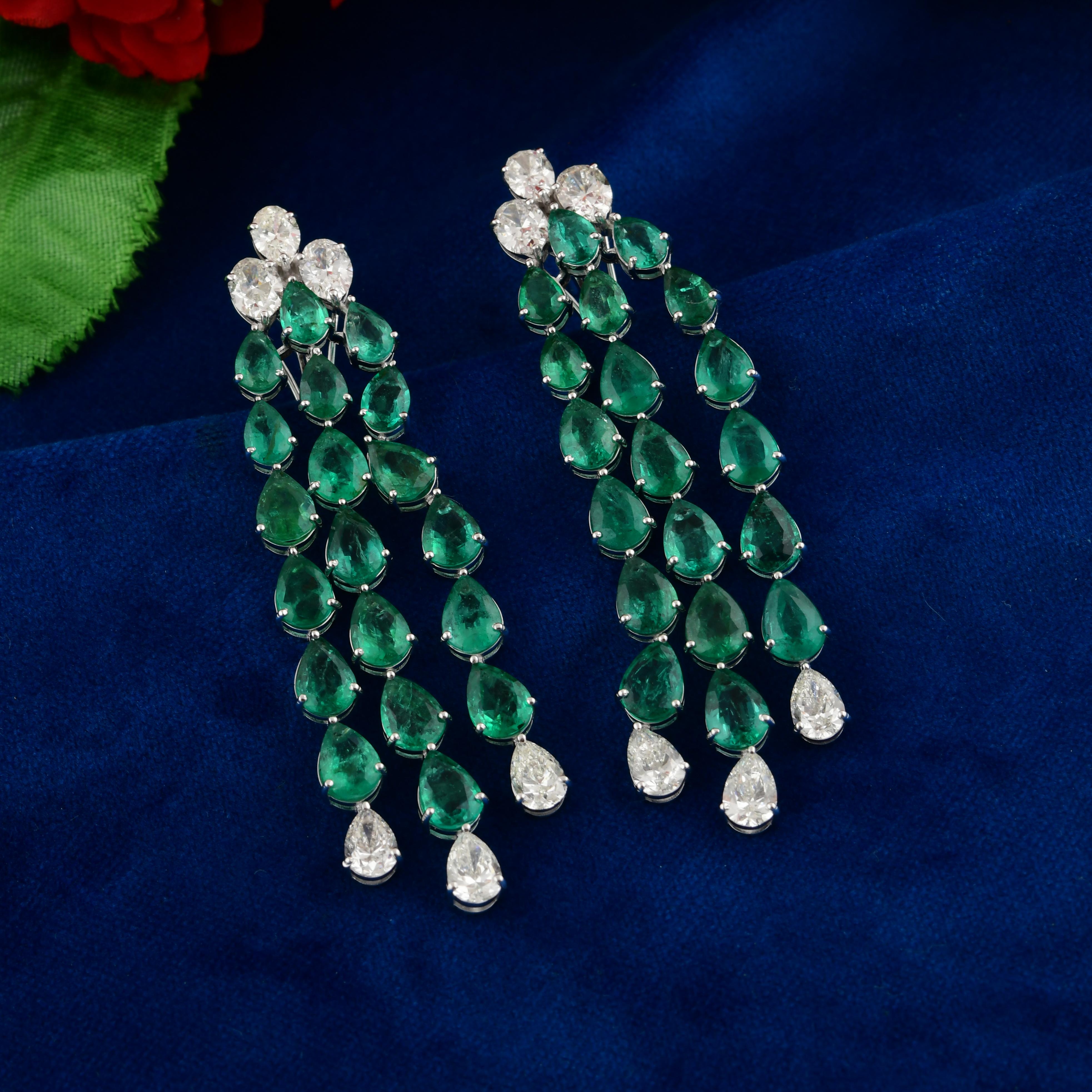 Women's Real 19.33 Carat Zambian Emerald 5.44 Carat SI/H Diamond 18 Karat White Gold For Sale