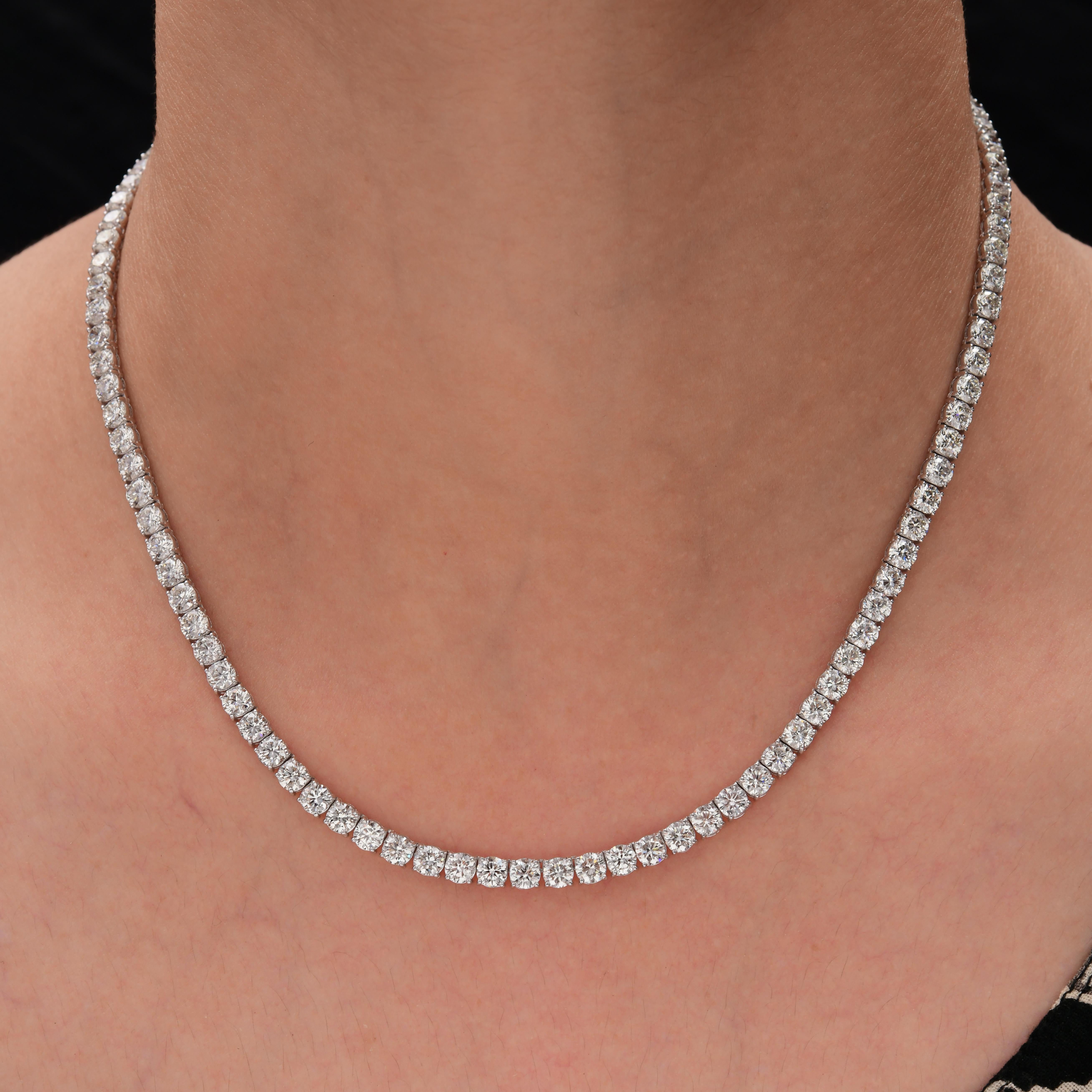 Modern Real 19.45 Carat SI Clarity HI Color Round Diamond Necklace 18 Karat White Gold For Sale