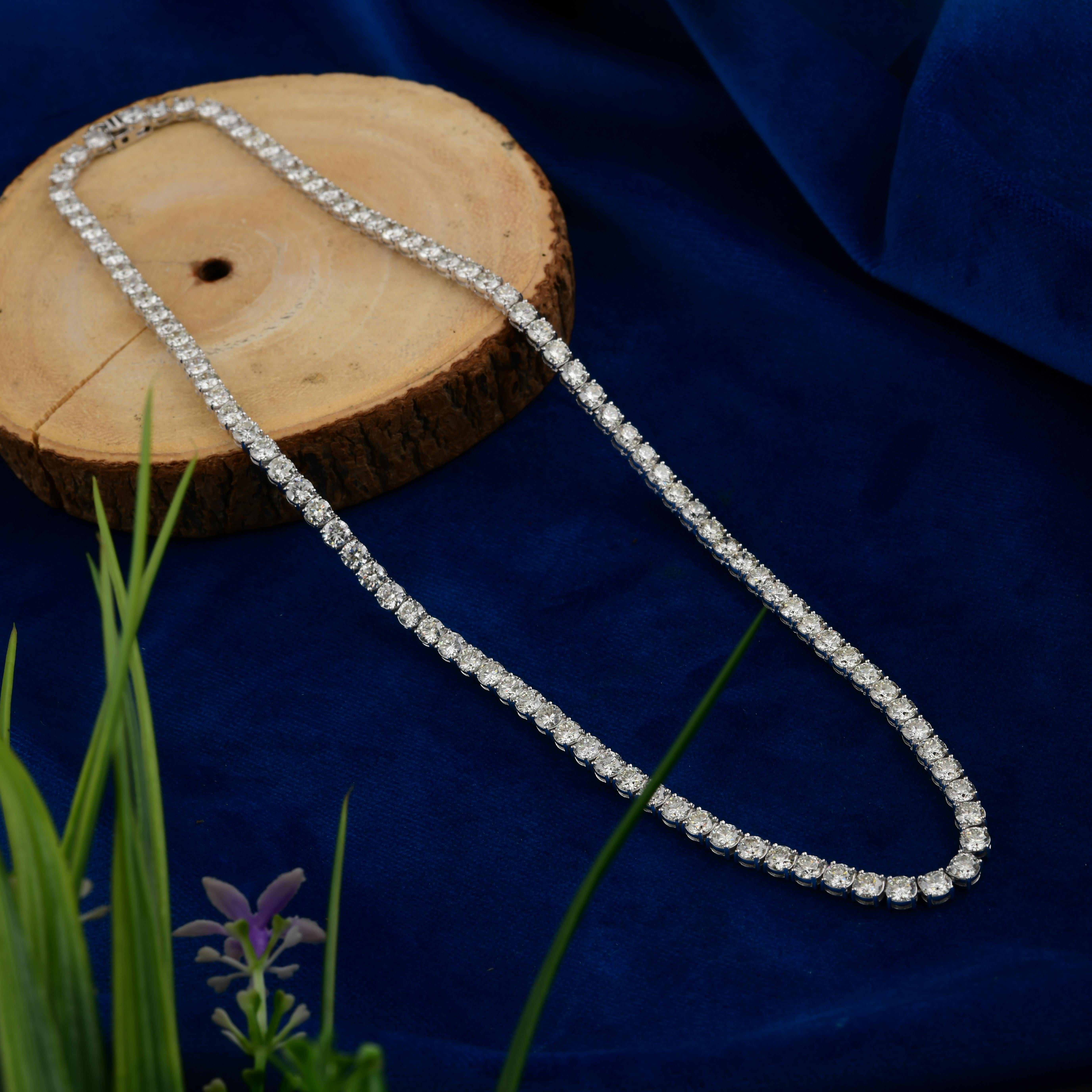 Real 19.45 Carat SI Clarity HI Color Round Diamond Necklace 18 Karat White Gold In New Condition For Sale In Diera, Dubai