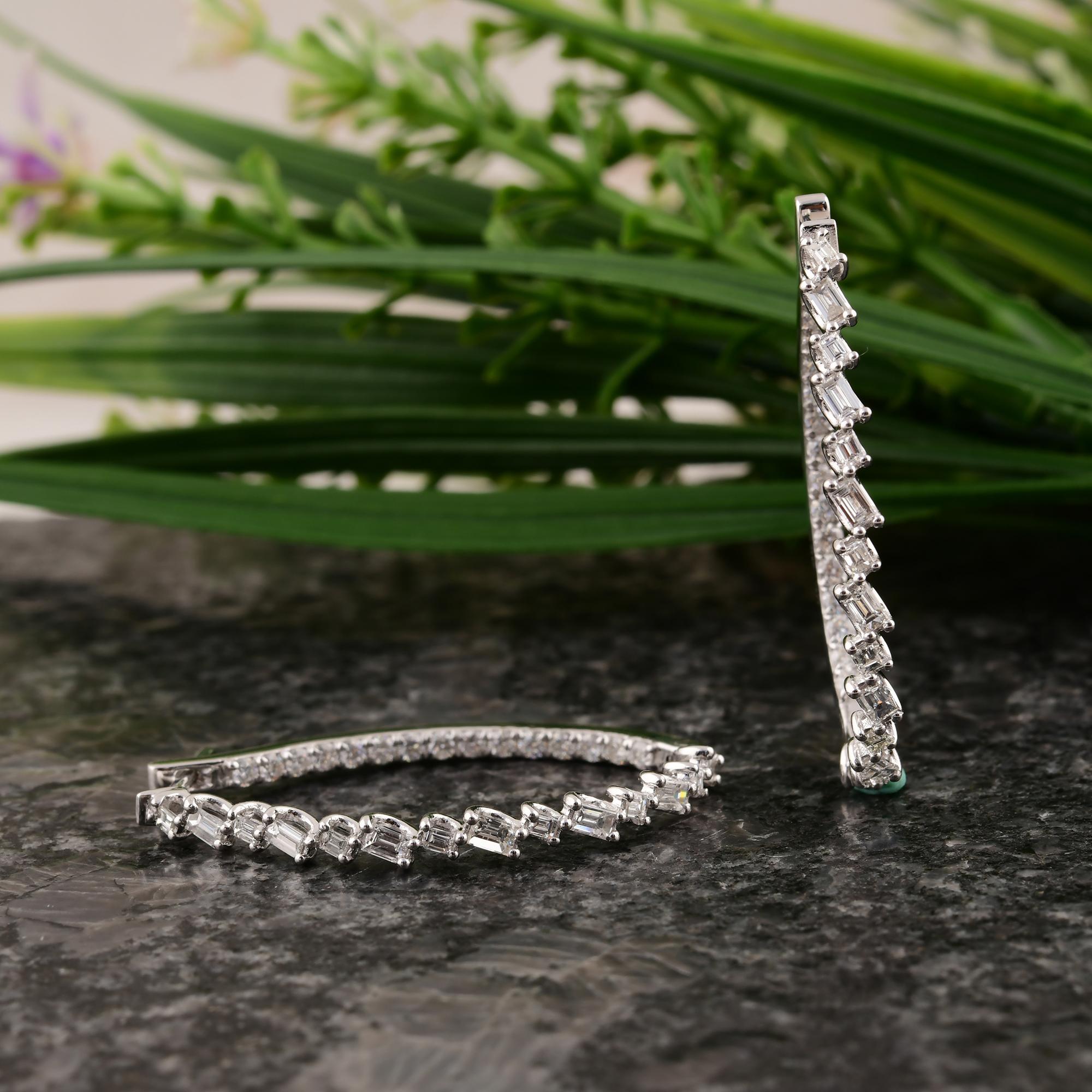 Taille émeraude Créoles en or blanc 18 carats avec diamants taille émeraude ronde de 1,97 carat SI/H en vente